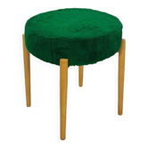 Houten vintage kruk met groen kussen