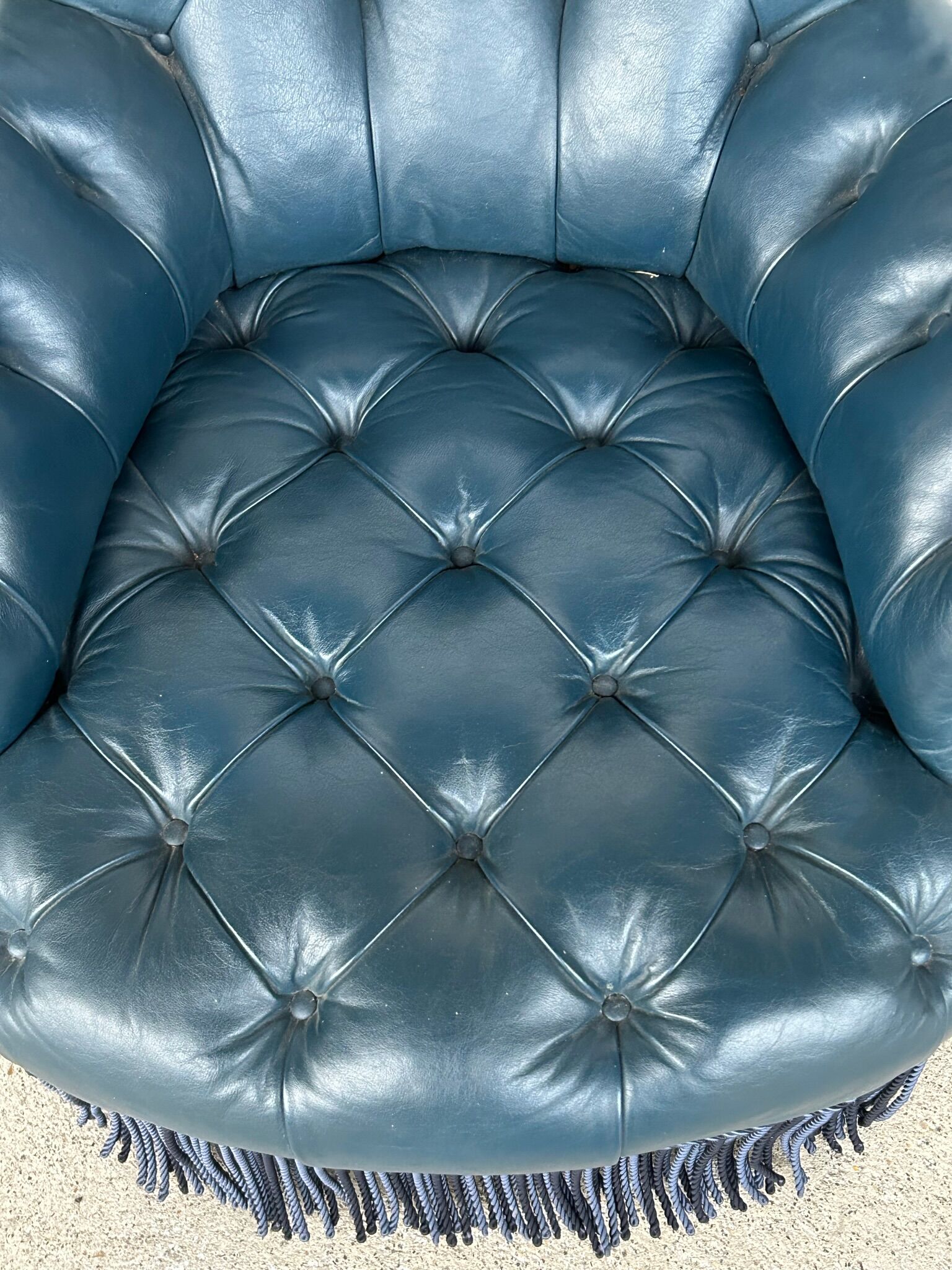 Armchair Napoleon III leather Chesterfield way, late nineteenth