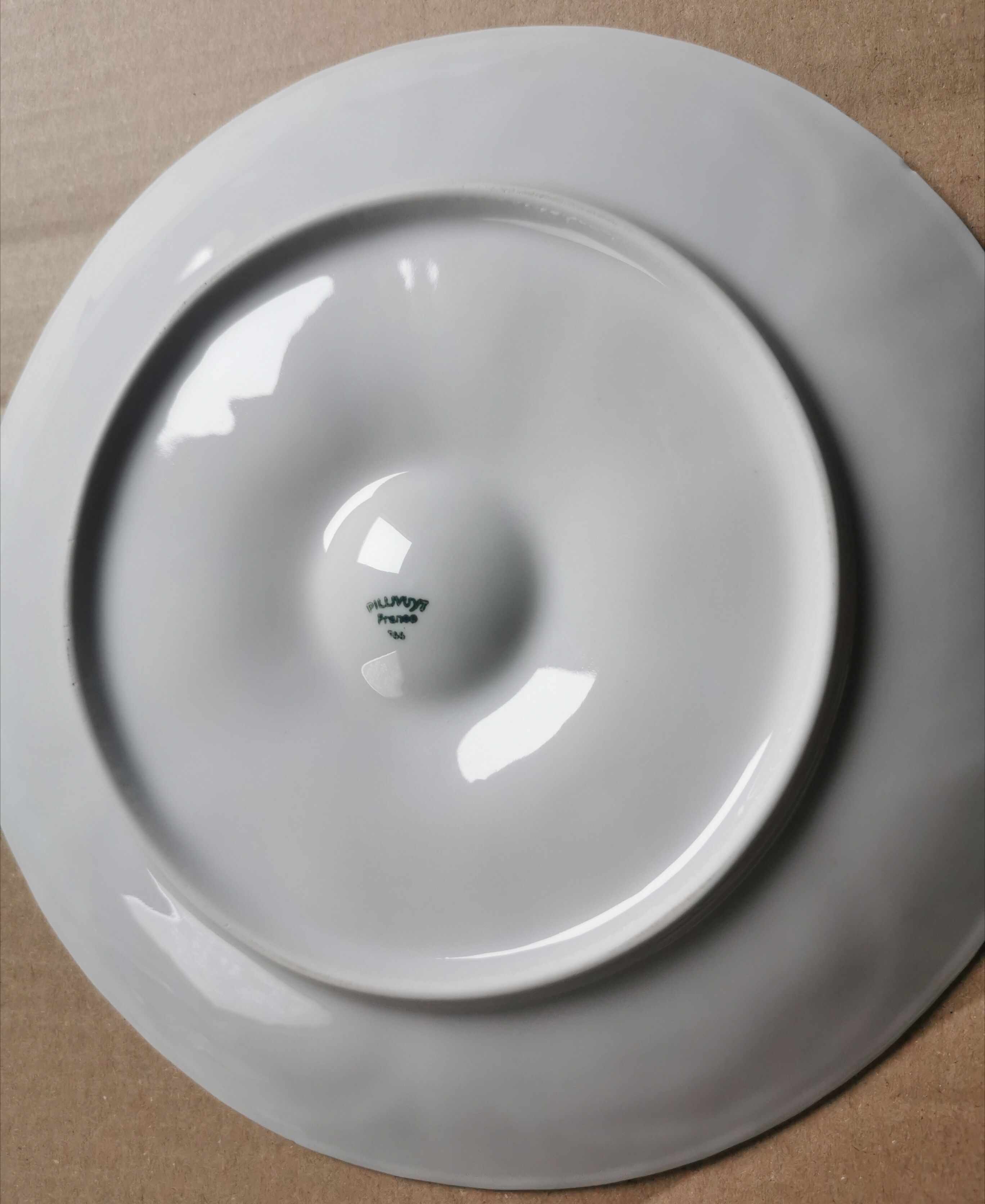 Ensemble de 6 assiettes Pillivuyt porcelaine blanche