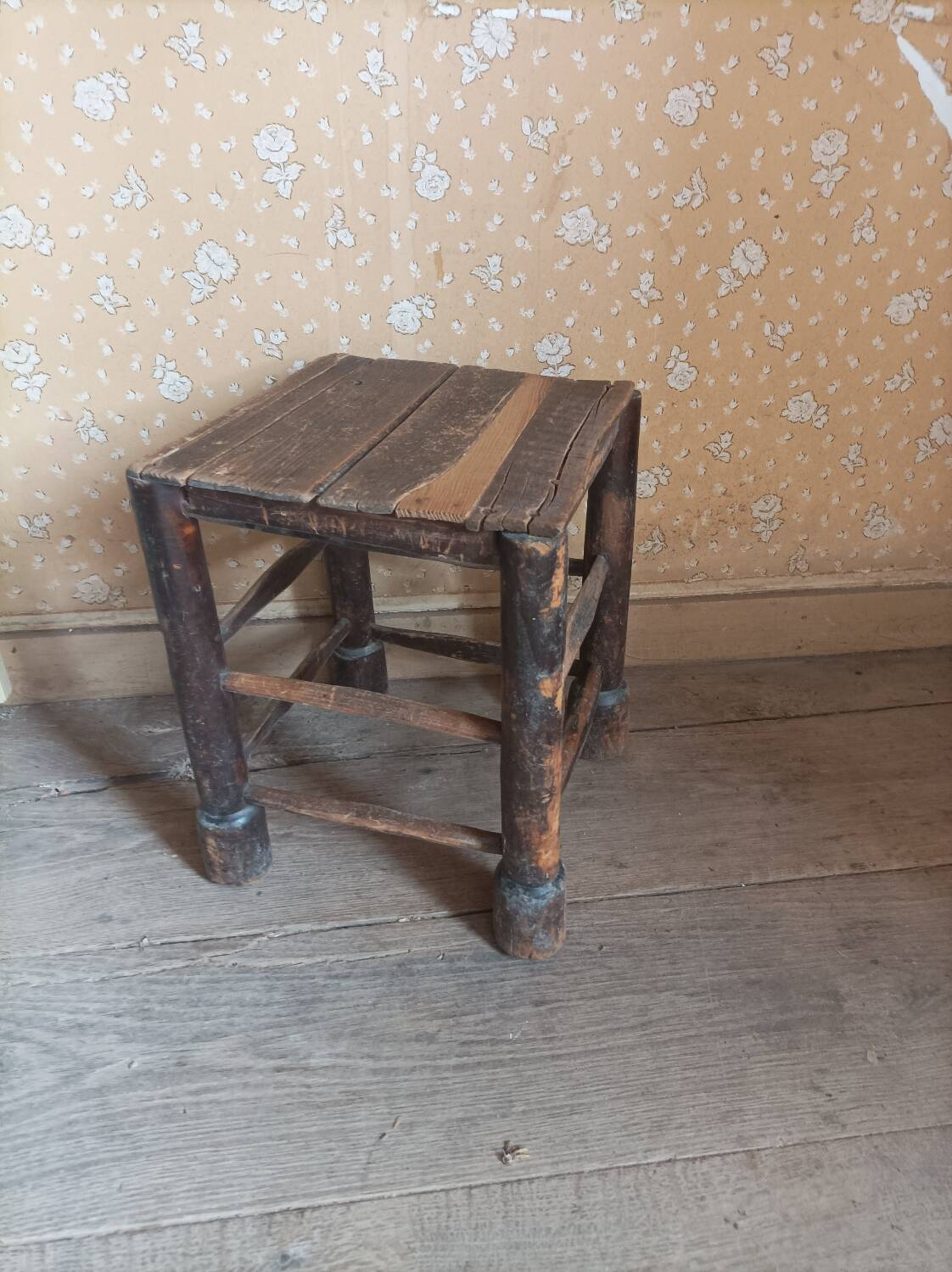 Tabouret brutaliste