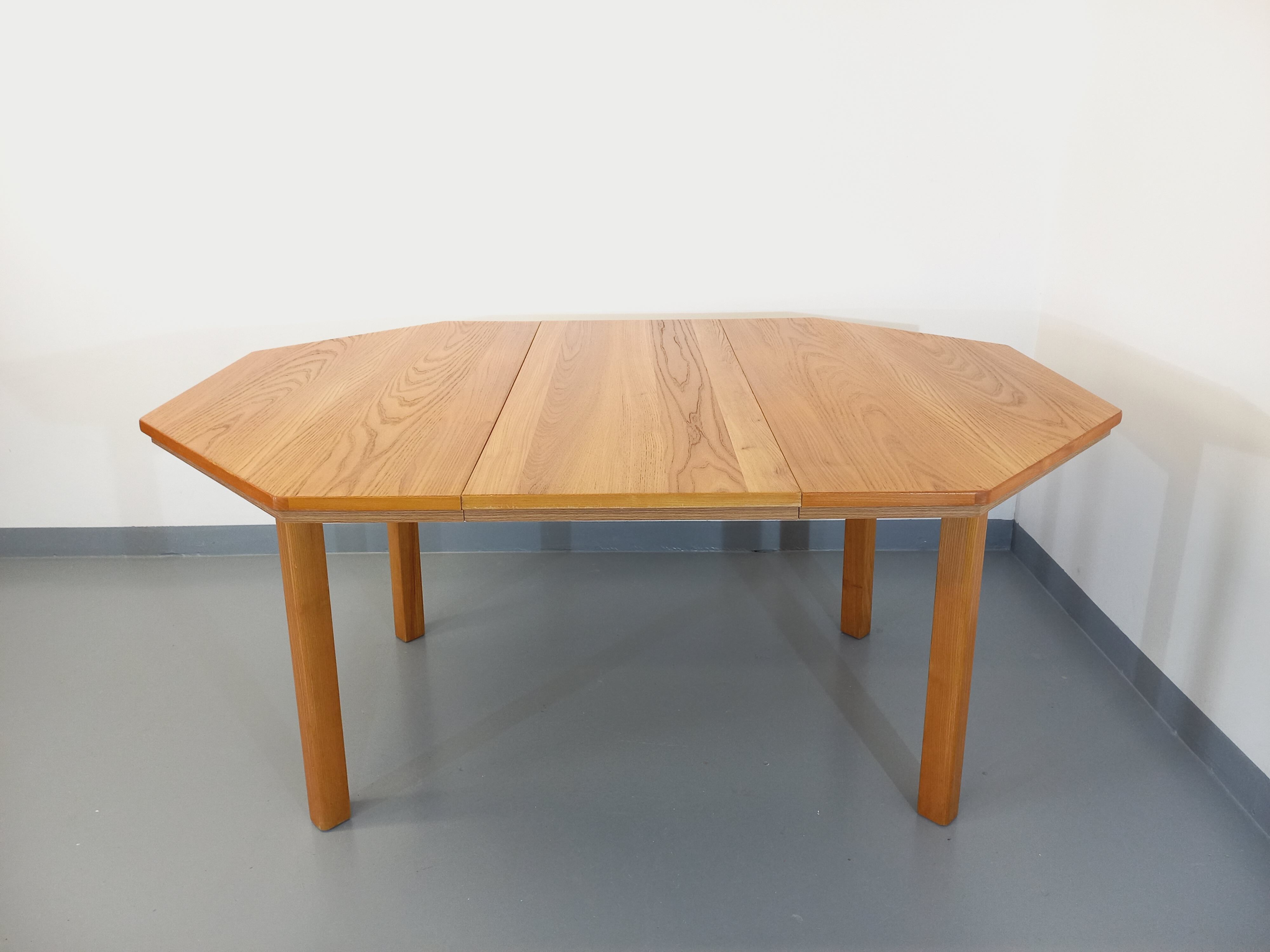 Table octogonale vintage des années 80 en orme avec rallonge