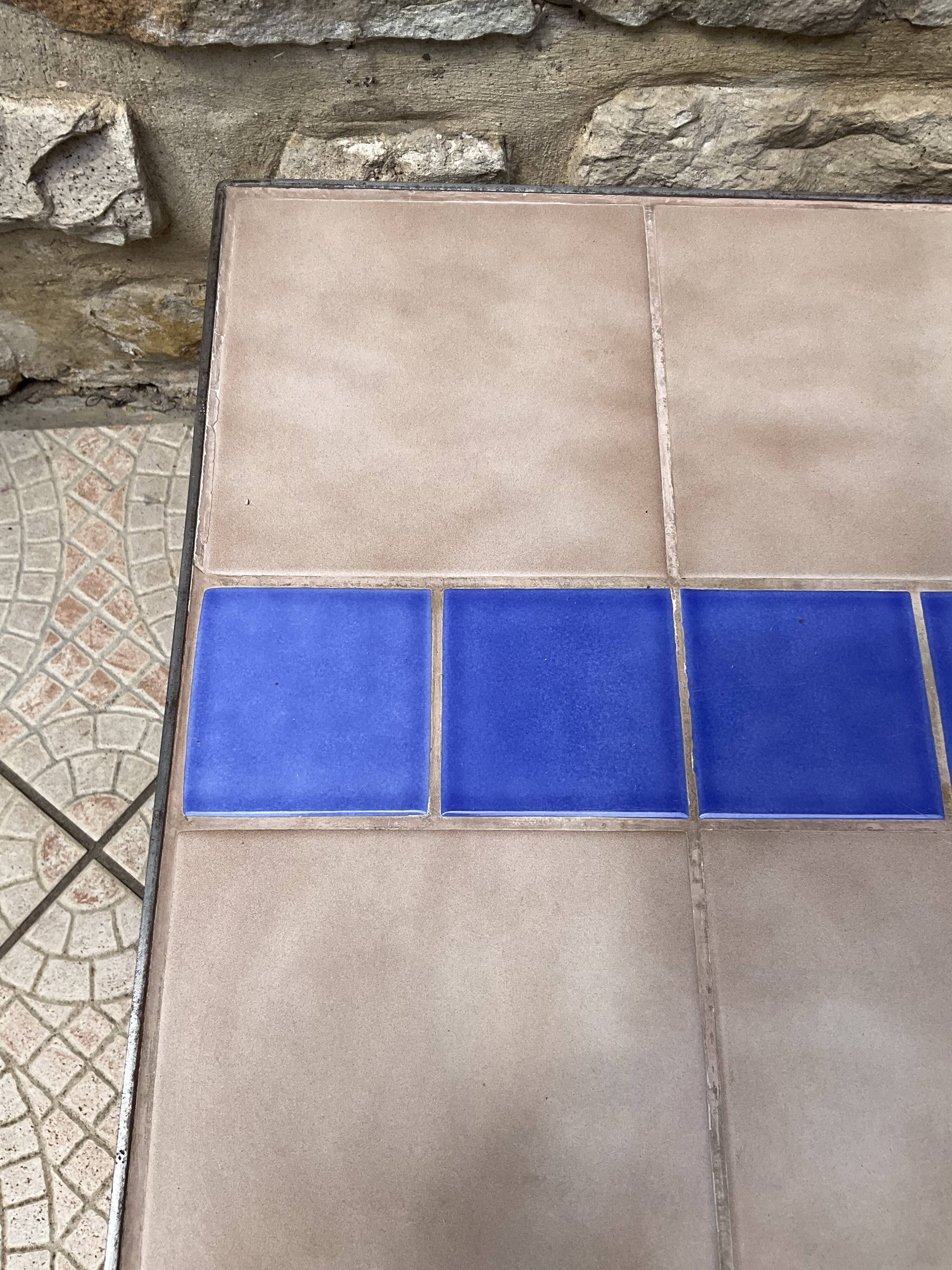 Coffee table in iron and ceramic