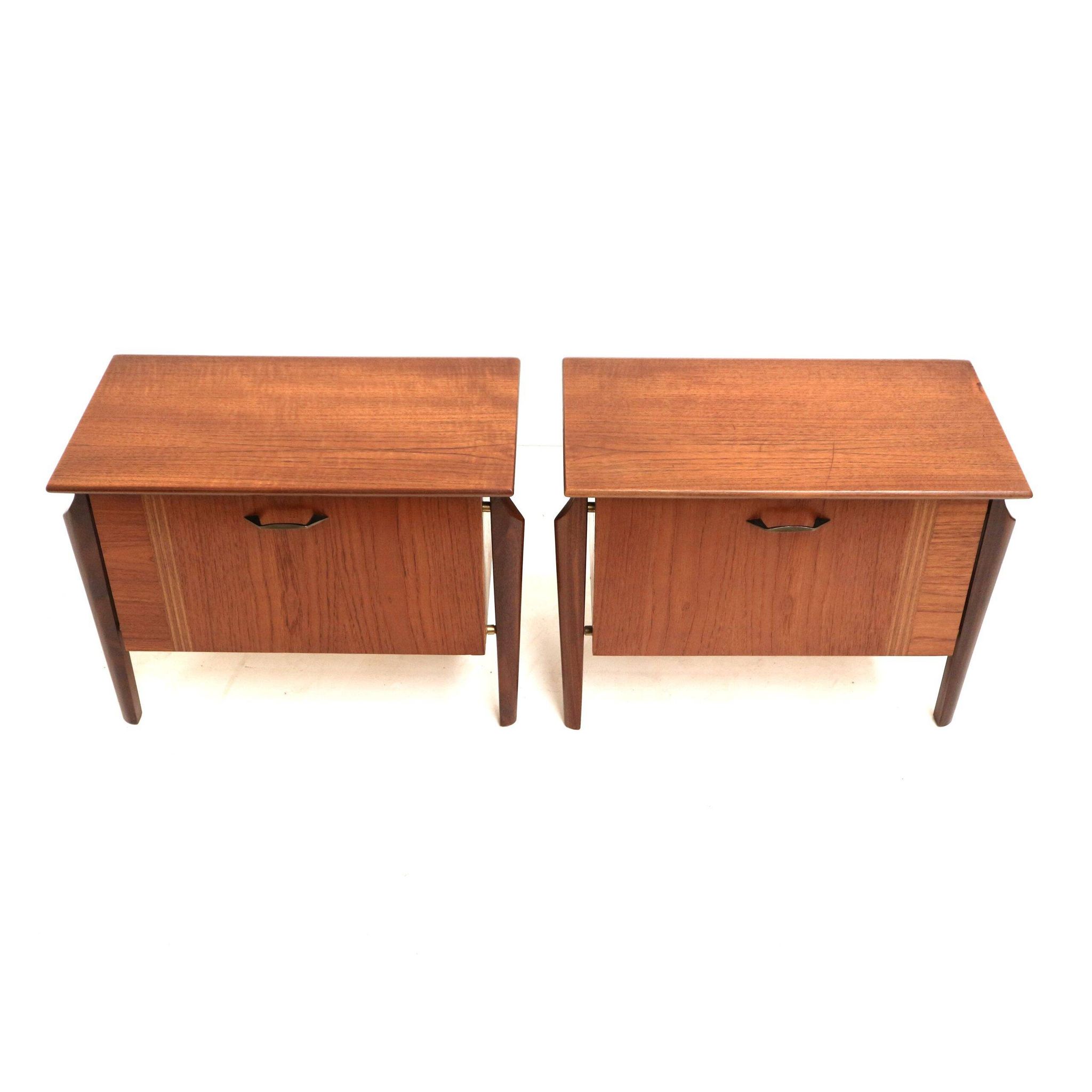 Deux tables de chevet vintage de Louis van Teeffelen pour Wébé des années 1960