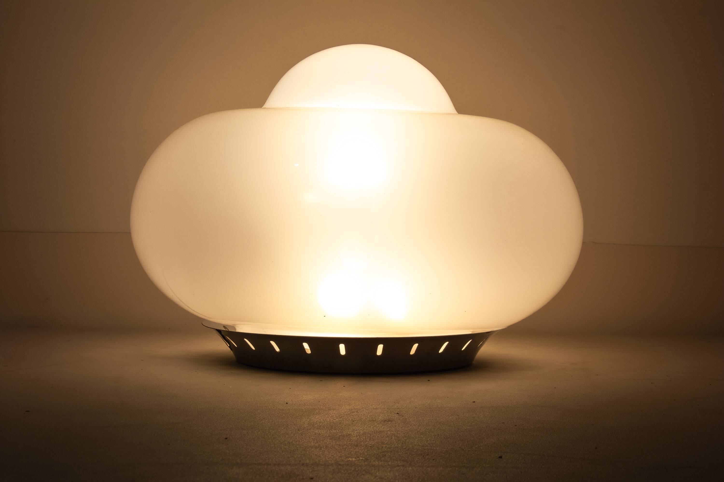 Opaline Murano glass mushroom table lamp, Italy 1970s