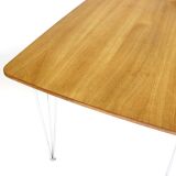 Dining table elliptical feet