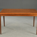 Scandinavian extendable table