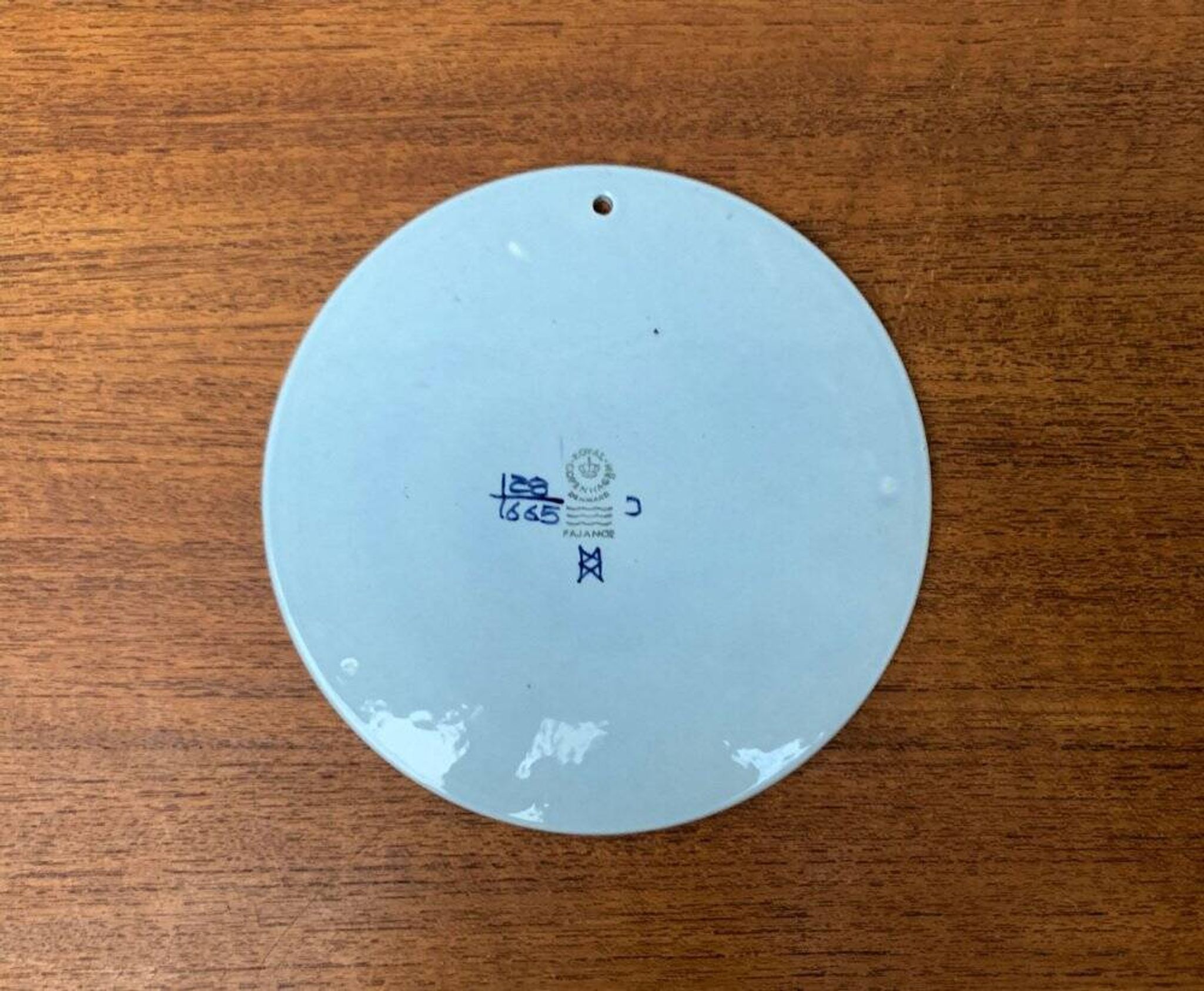 Mid-Century Danish wall plate with Crazy Bird design by Beth Breyen for Royal Copenhagen.