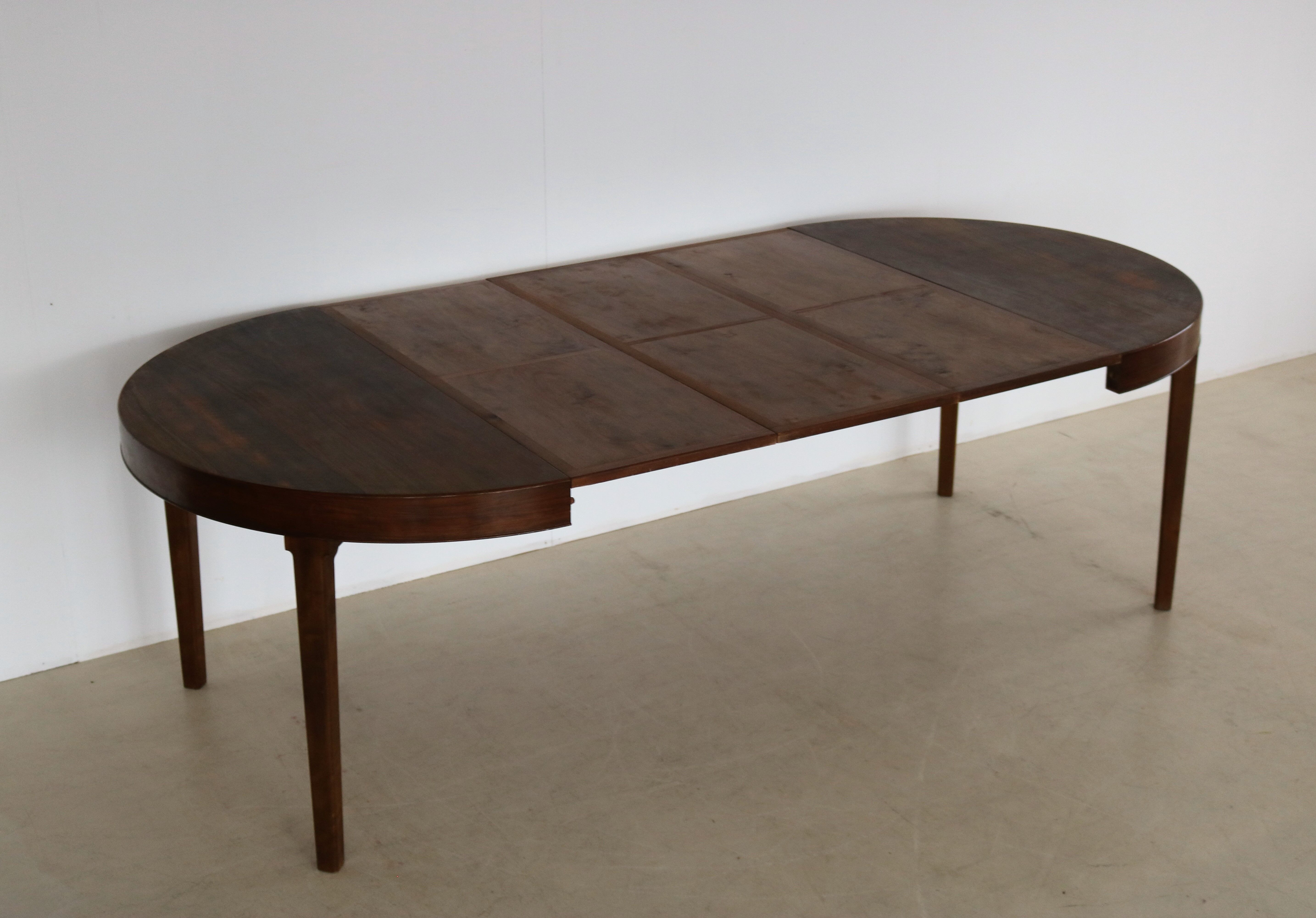 Vintage rosewood extandable dining table