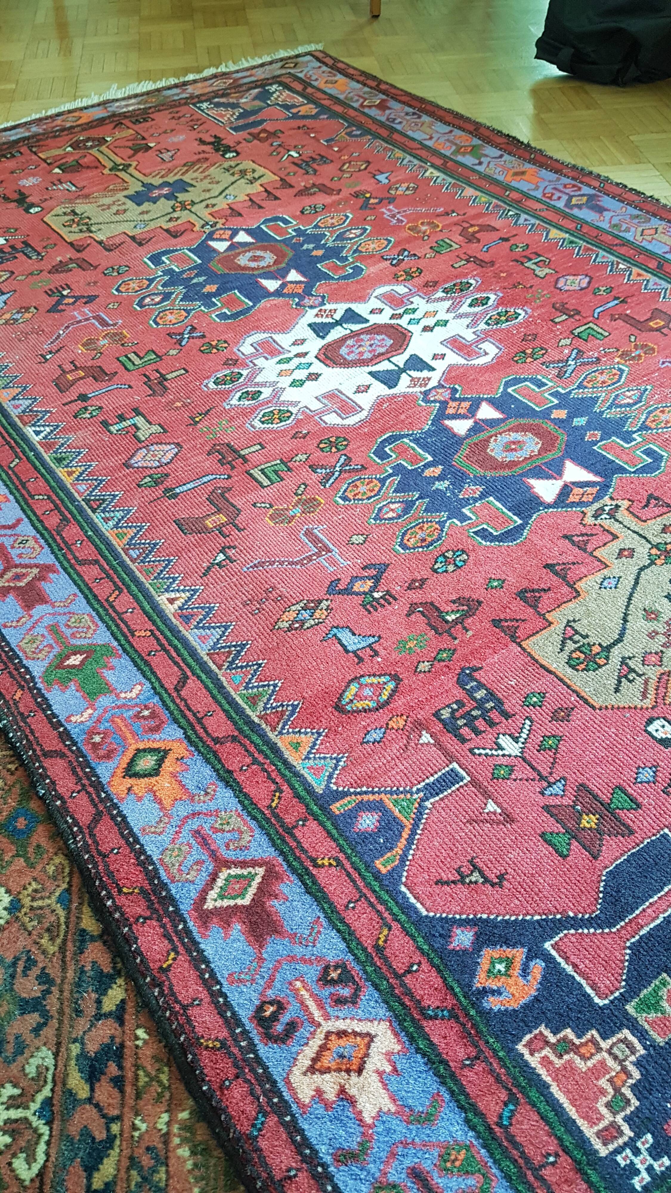 Oriental carpet 127 x 207 cm