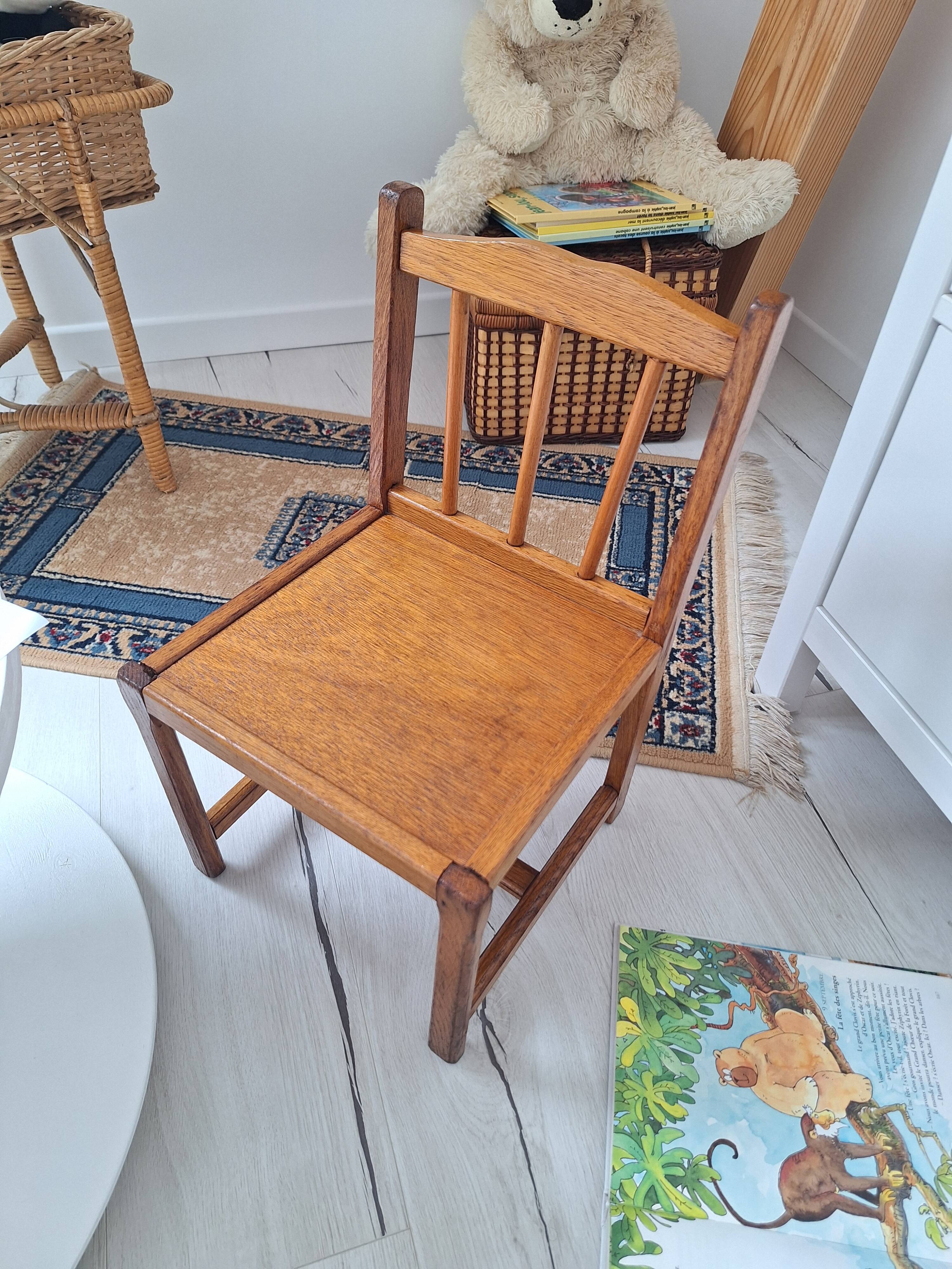 Chaise enfant en bois vintage