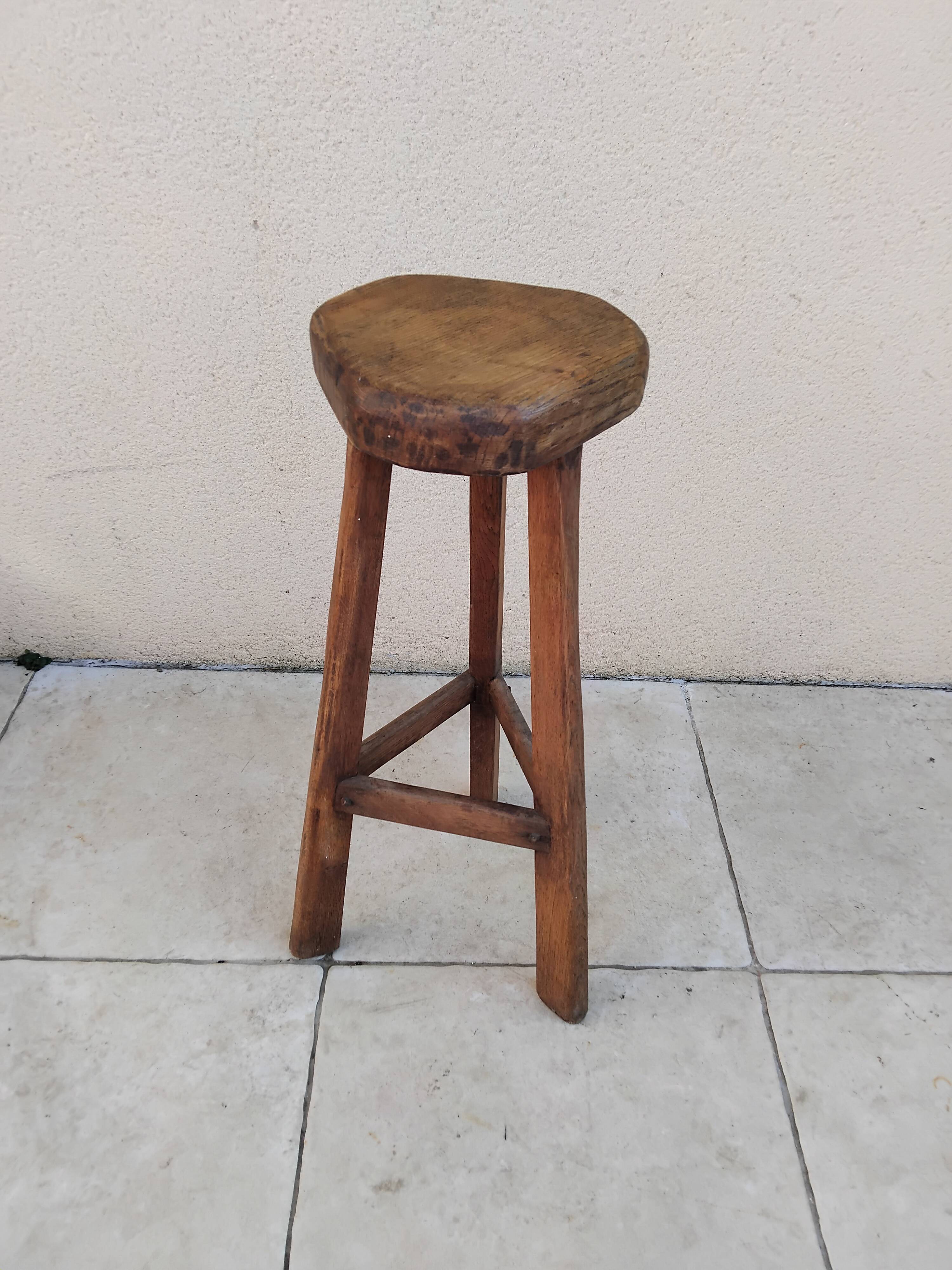 Tabouret bar brutaliste tripode vintage