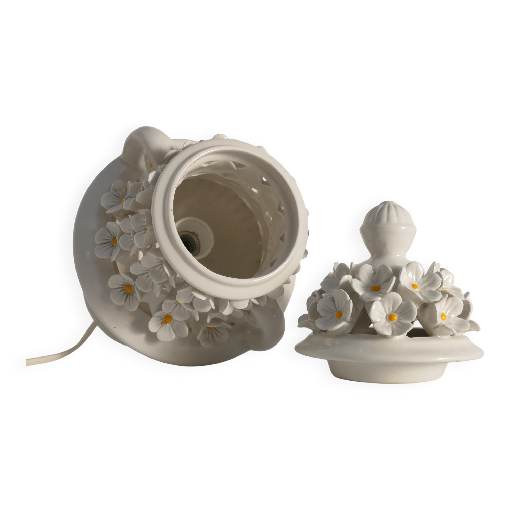White Ceramic Table Lamp with Flower Motif, Italy 1960s