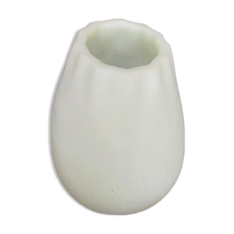 Vase en albâtre