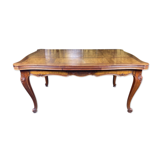 Italian-style Louis XVI dining table with integrated elongations