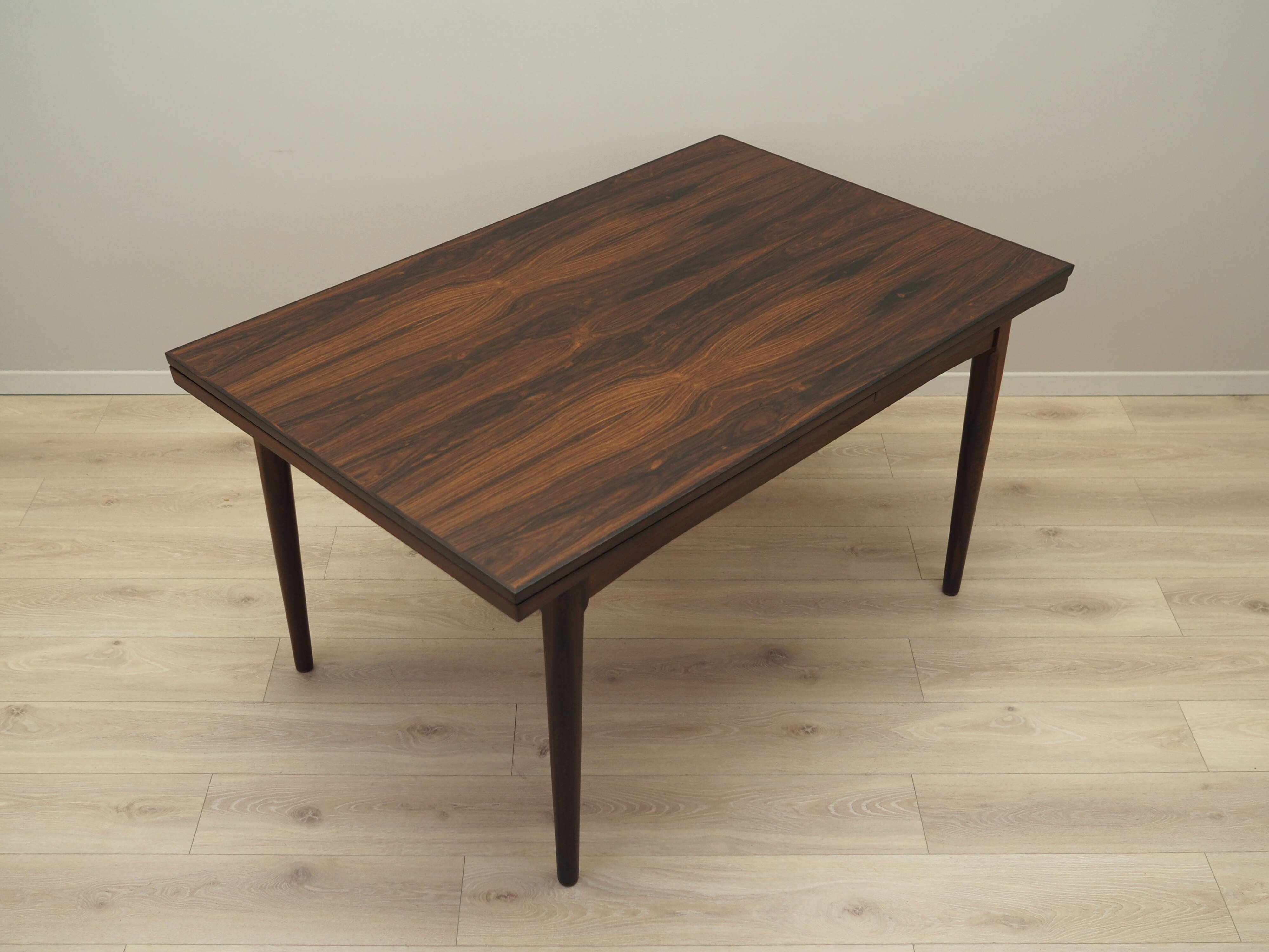Table en palissandre, design danois, années 1970, production : Danemark