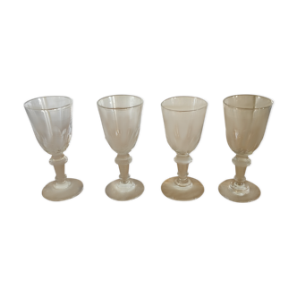 Lot de 4 petits verres à liqueur