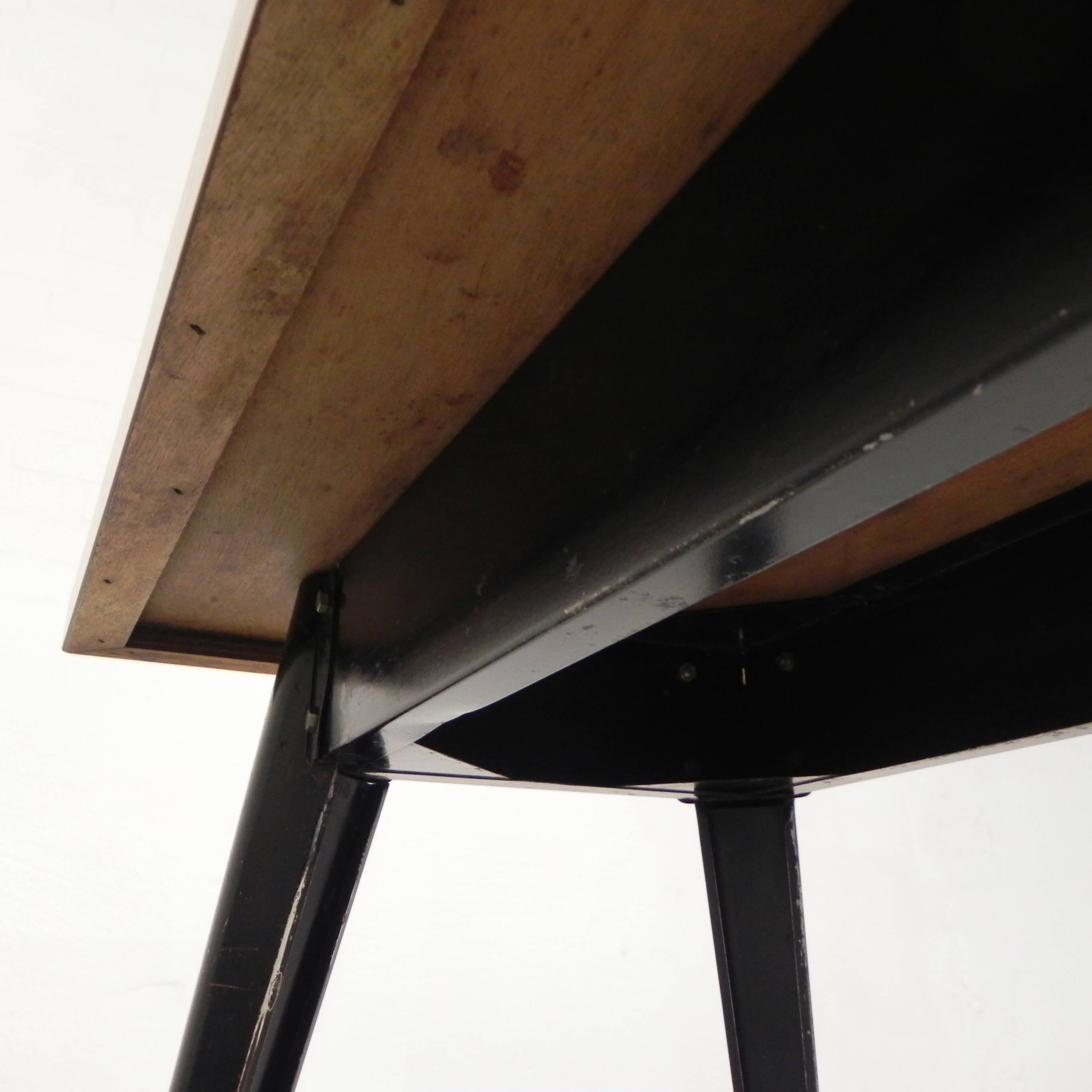Bistro table Henri Julien, model Tolix T55 with a Formica top, 1950s.