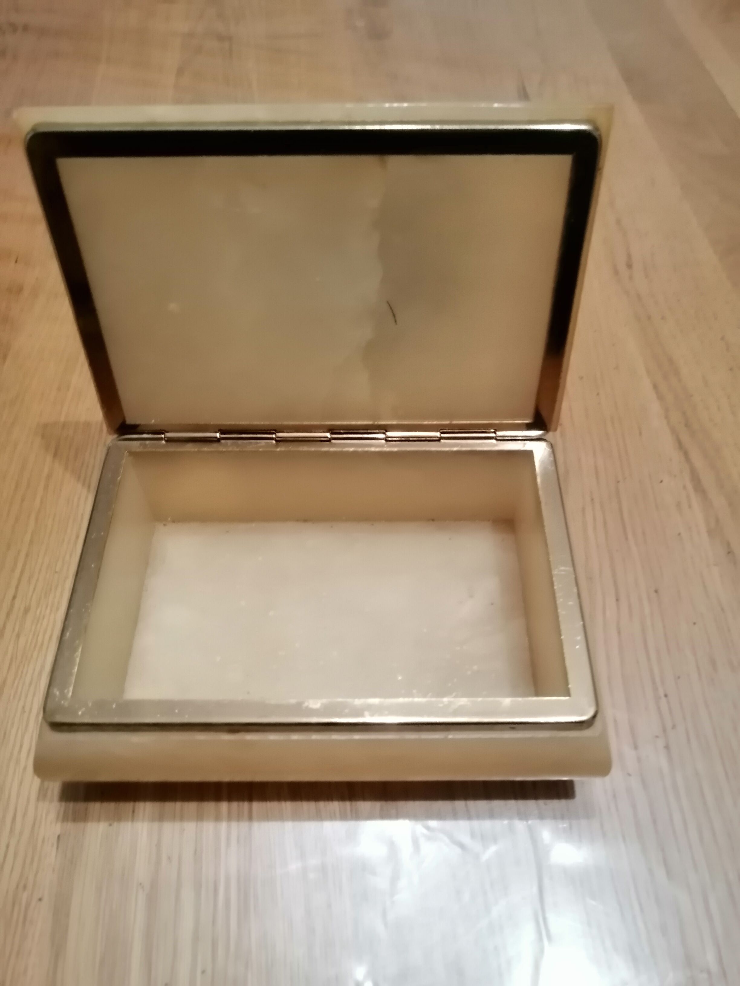 ANTIQUE JEWELRY BOX