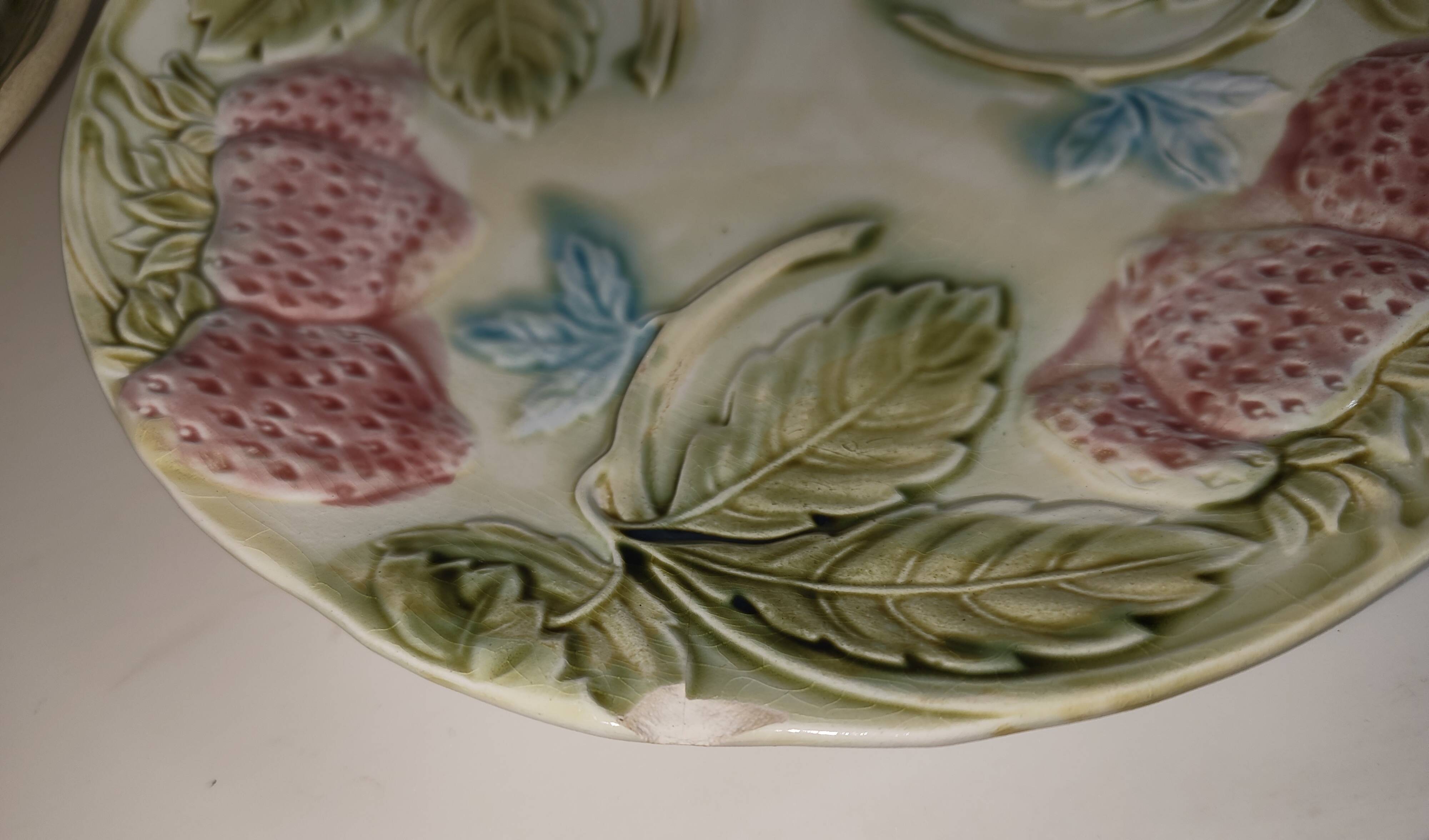 Set of 3 dessert plates in earthenware – Strawberry design