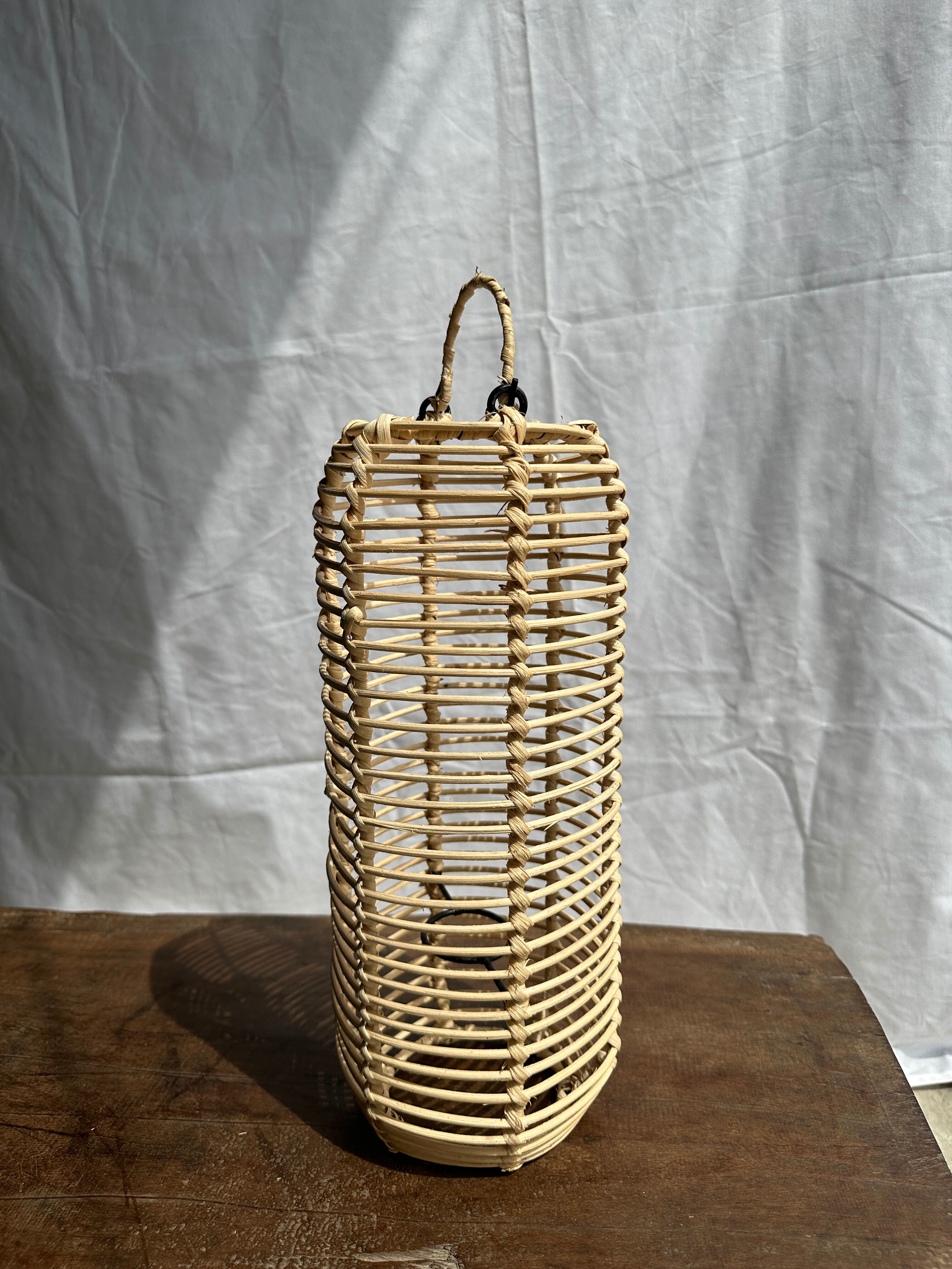 Small lantern-shaped rattan suspension H35 D15