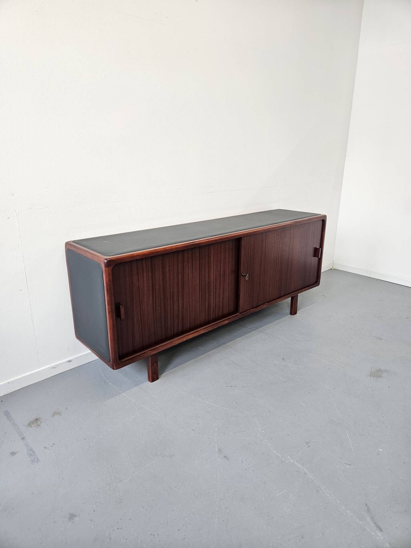 Enfilade vintage design en teck et cuir , années 70