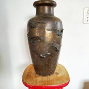 Large Art Deco vase in patinated brass, relief decoration of birds – year