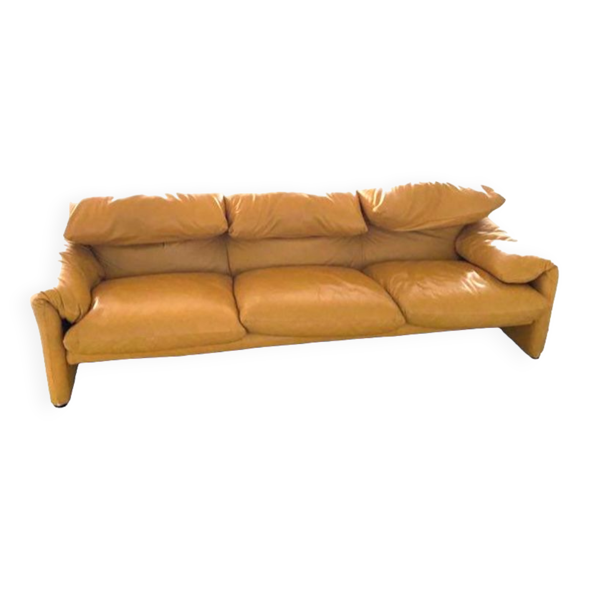 Maranlunga Cassina leather sofa by Vico Magistretti