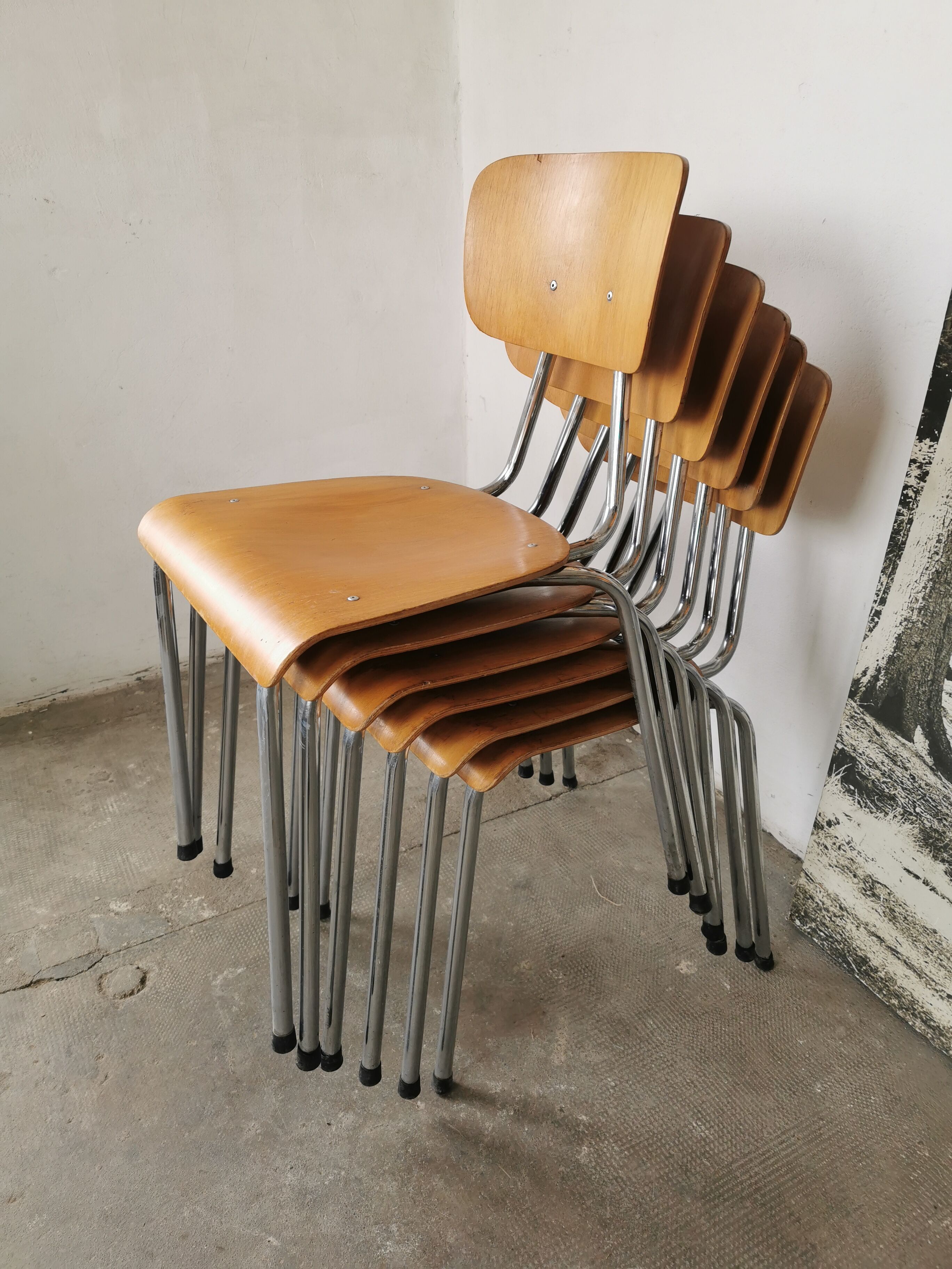 Set of 6 stackable chairs 1970