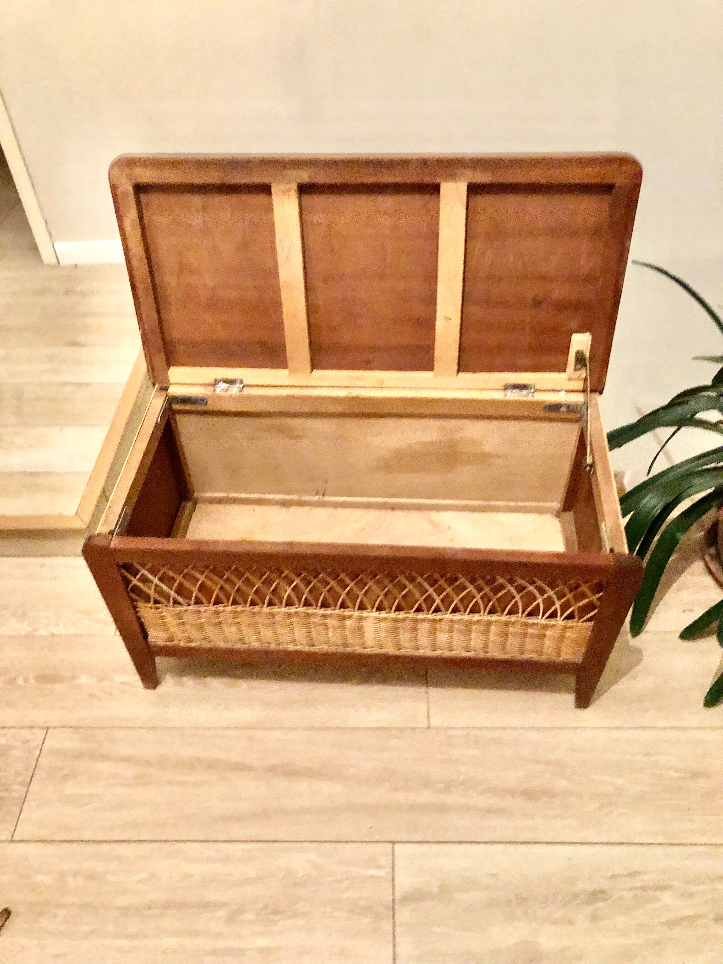 Coffre à jouet en bois et rotin