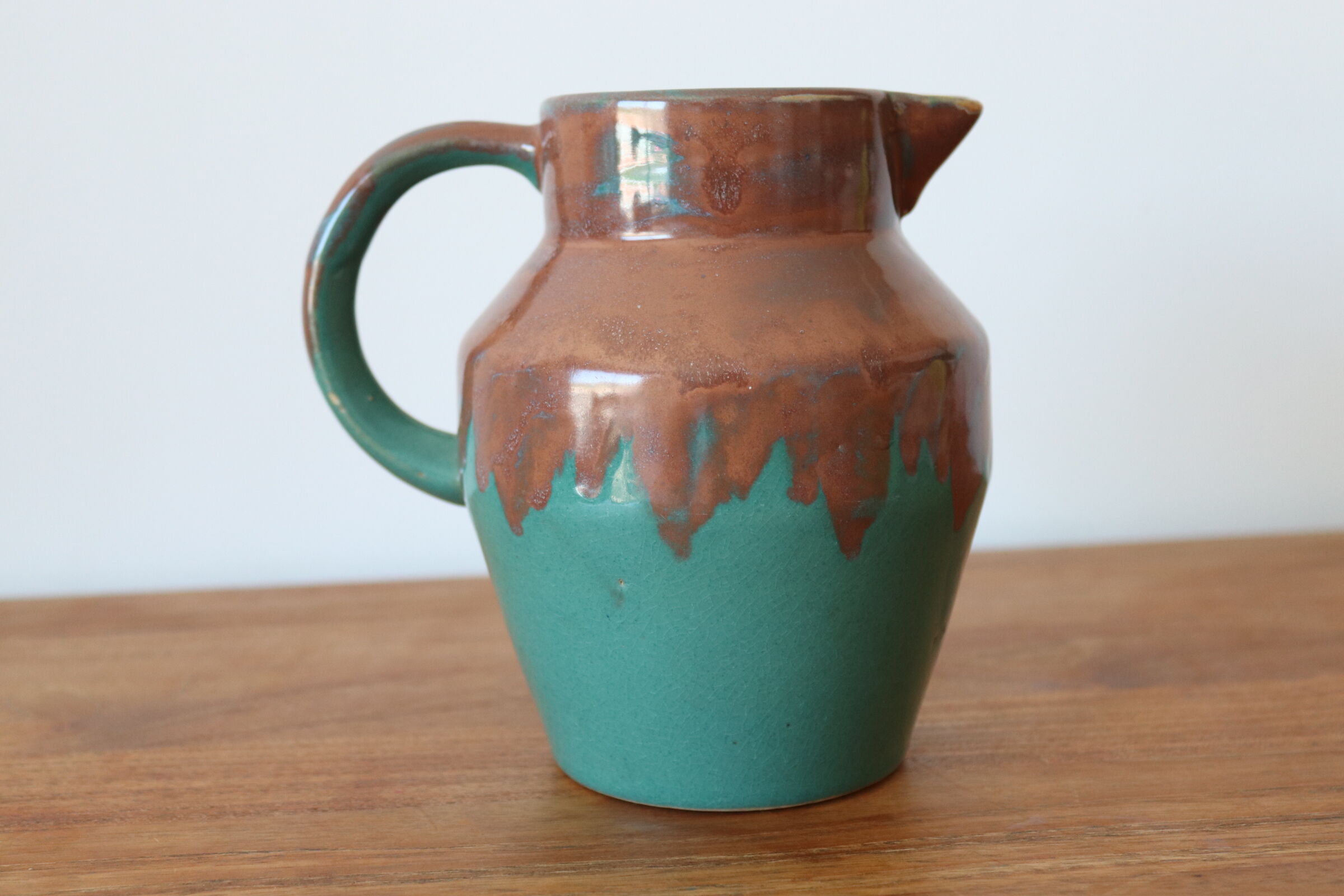 Pitcher in sandstone
