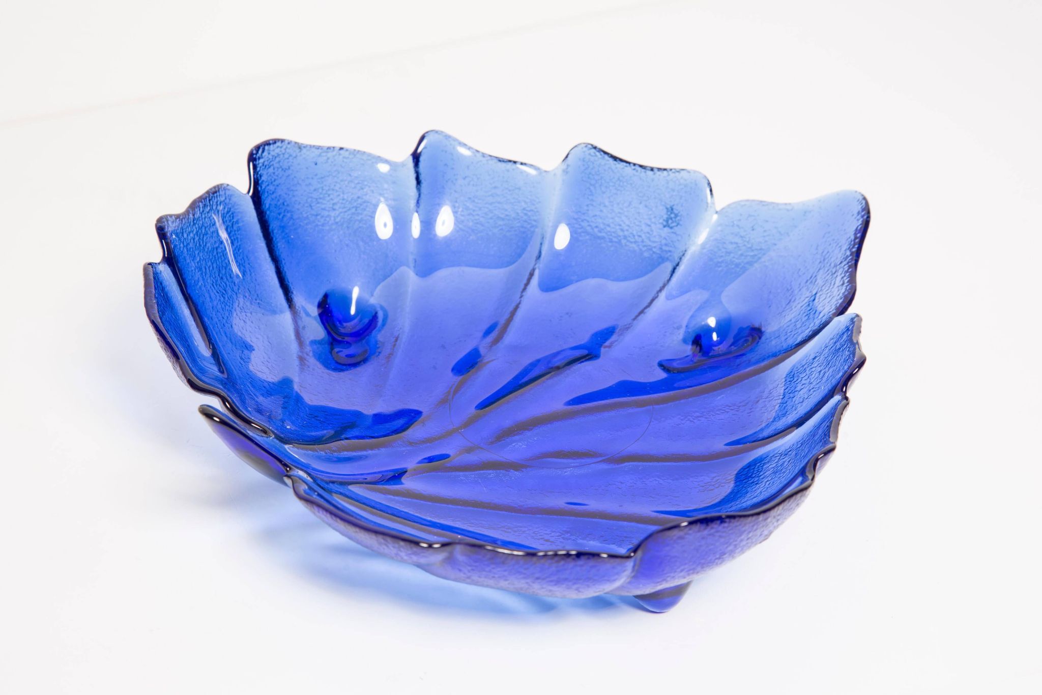 Decorative deep blue glass leaf plate, Italy, 1960s.