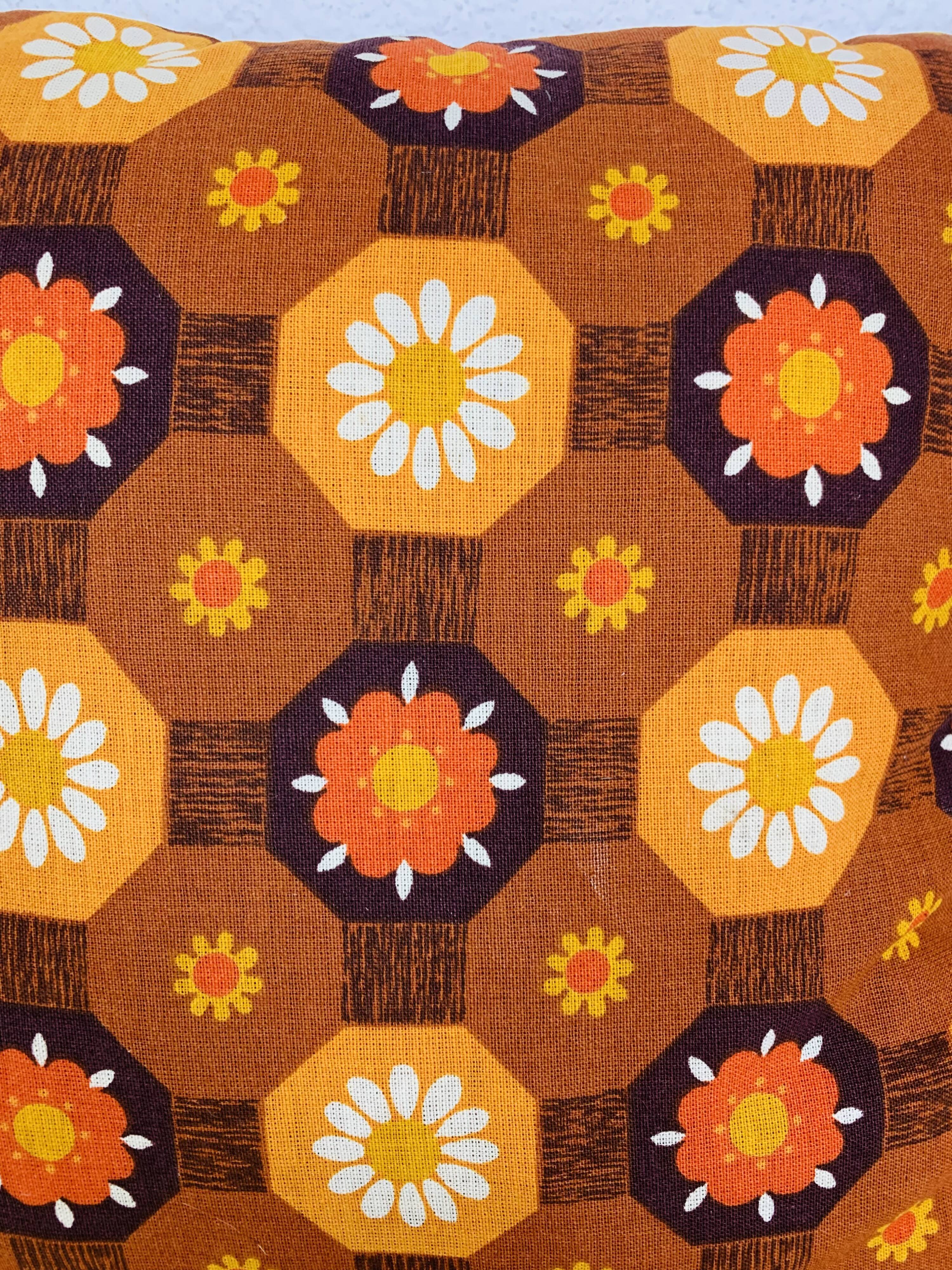 Vintage 70s flower cushion 38 x 38 cm