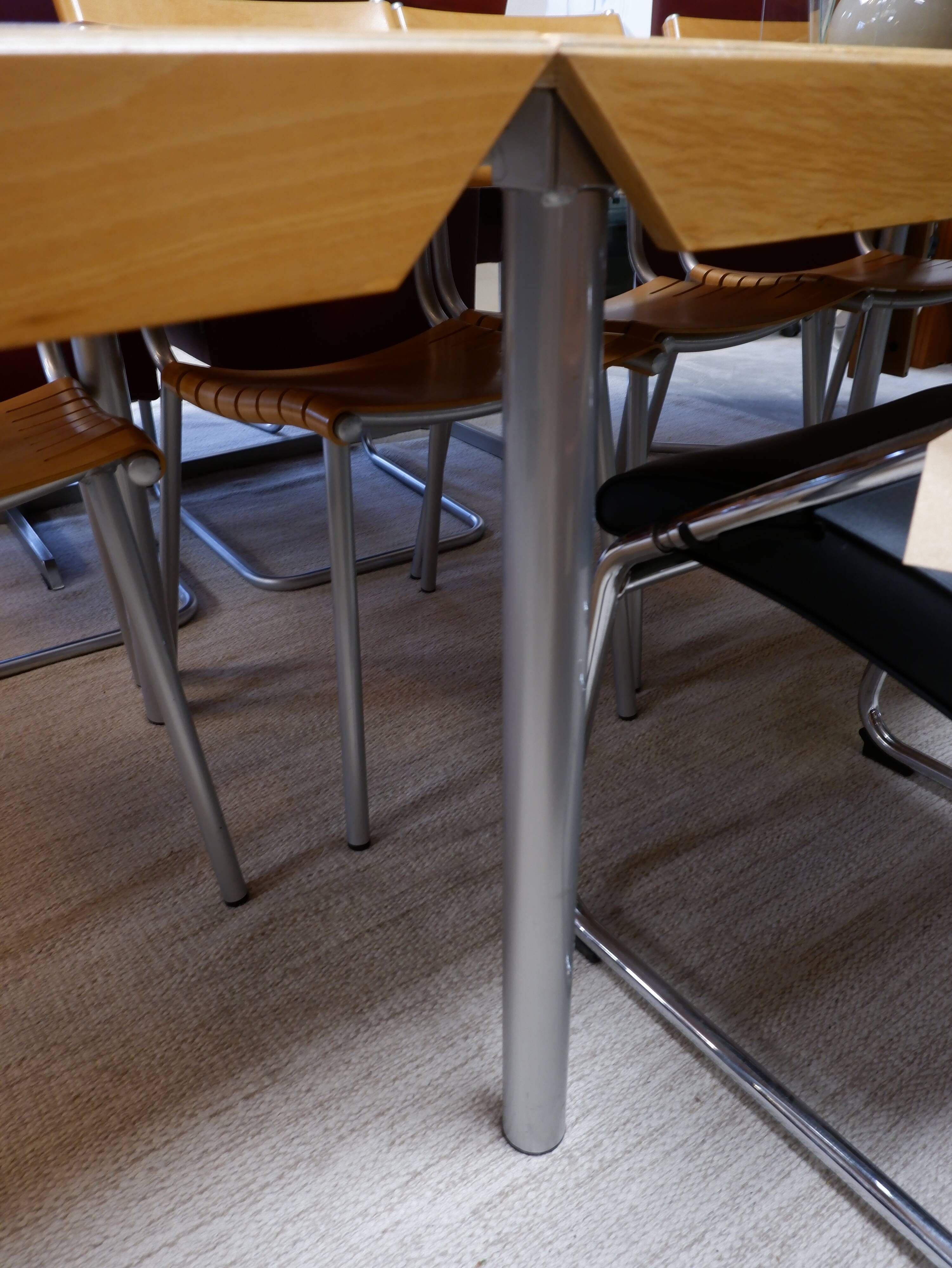 Table à manger extensible des années 1980