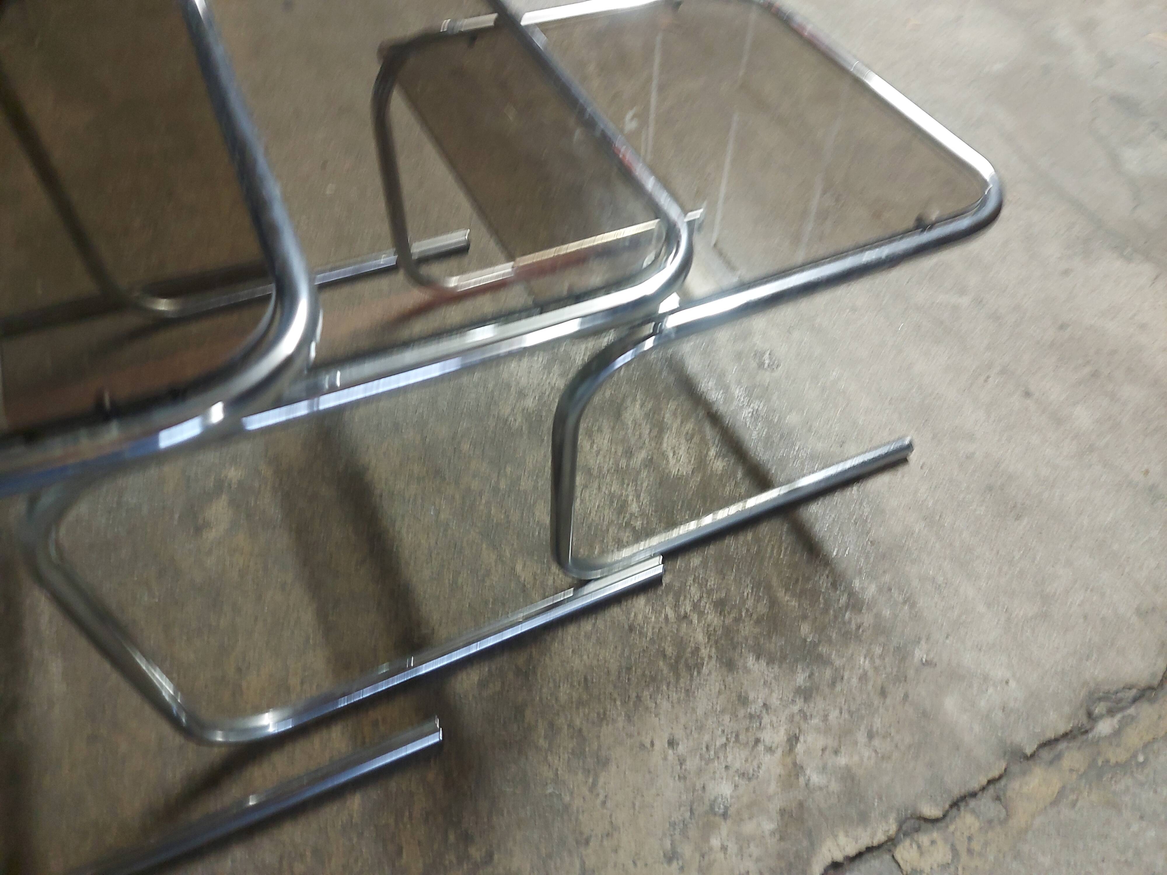 3 vintage nesting tables 70'S