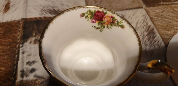 Old country roses - royal albert