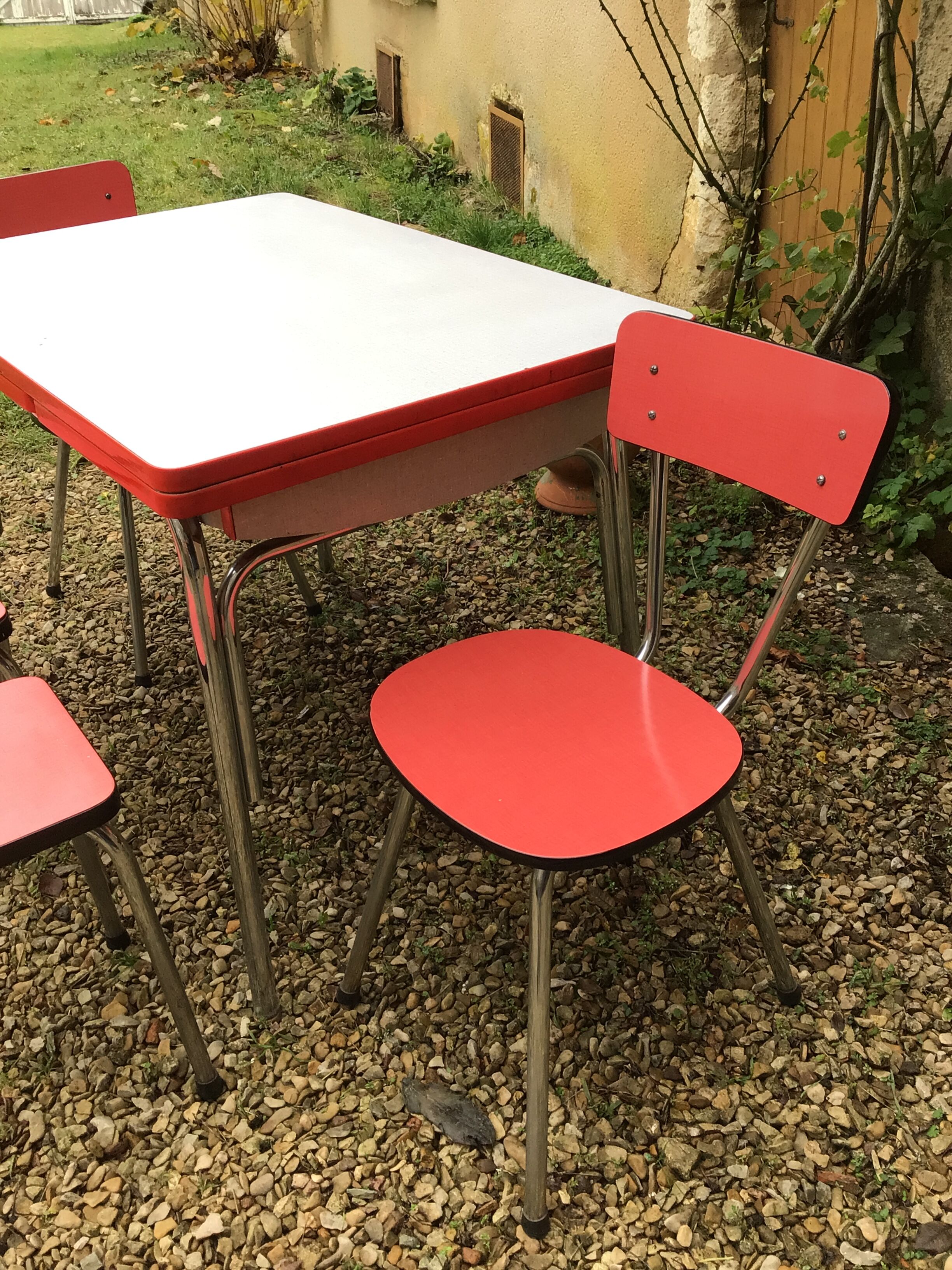 Set Table & Chairs & Kitchen Stools in Formica