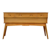 Buffet / Commode Alfred Cox des années 50 en noyer. Style moderne / danois.