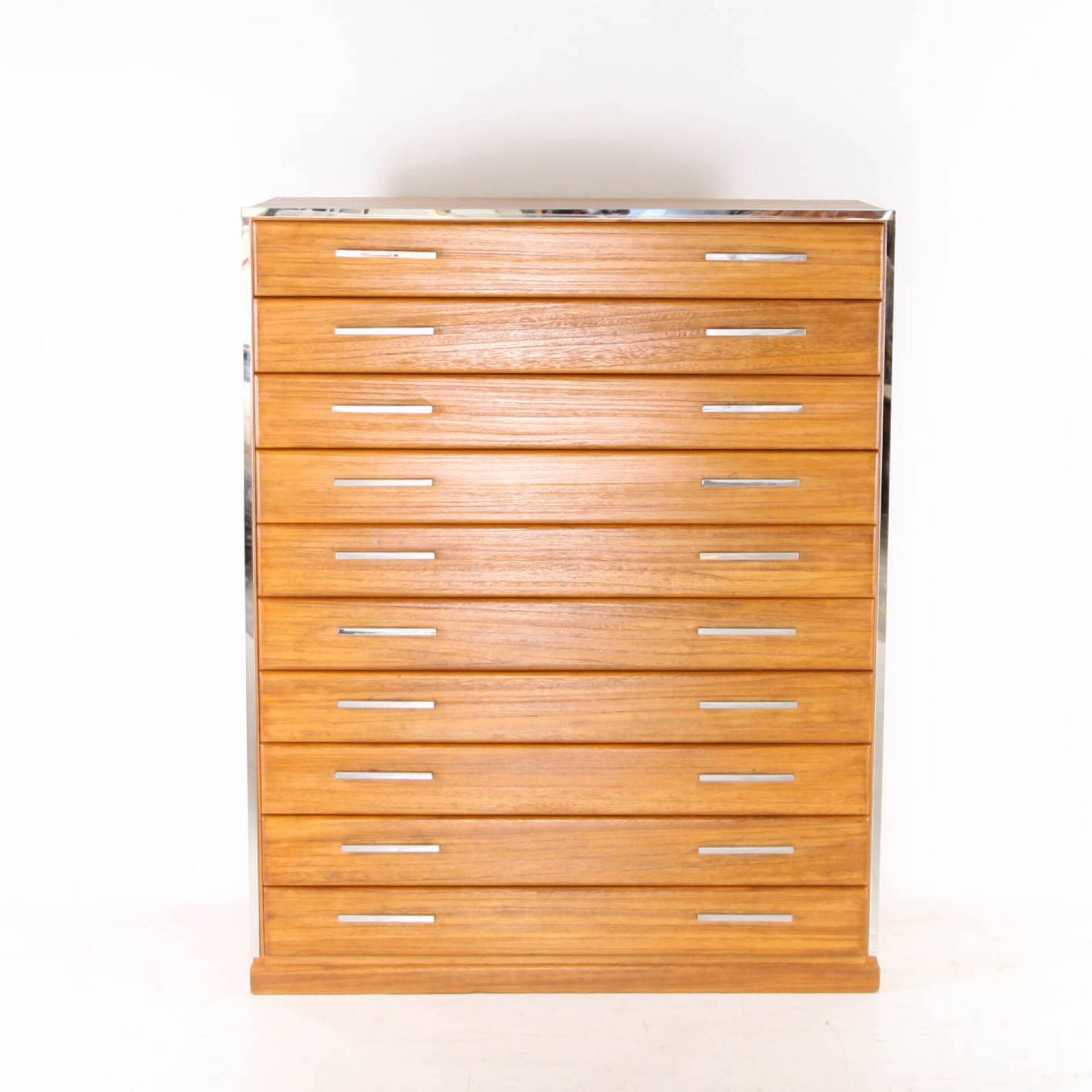 Japanese high commode