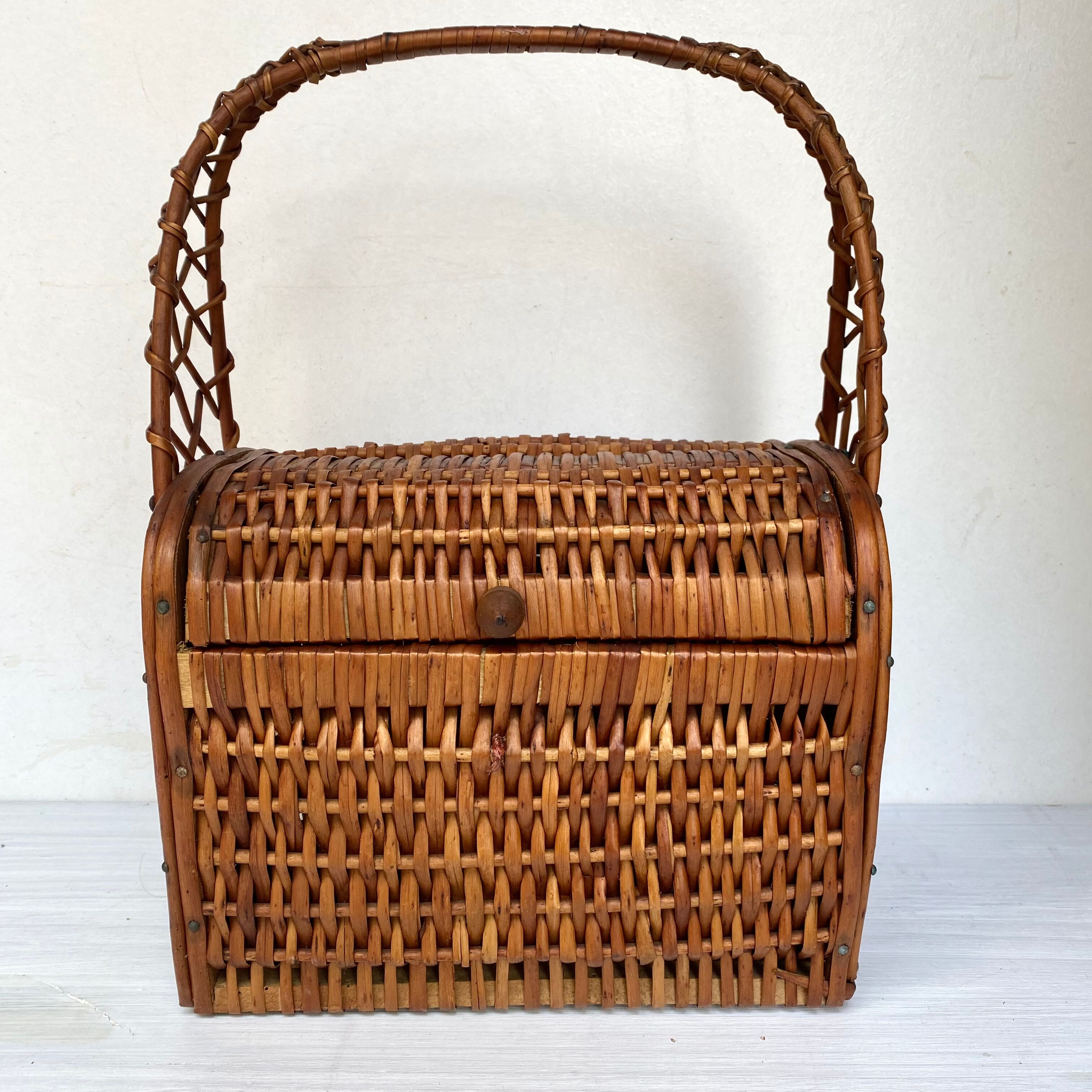 Vintage wicker basket handbag