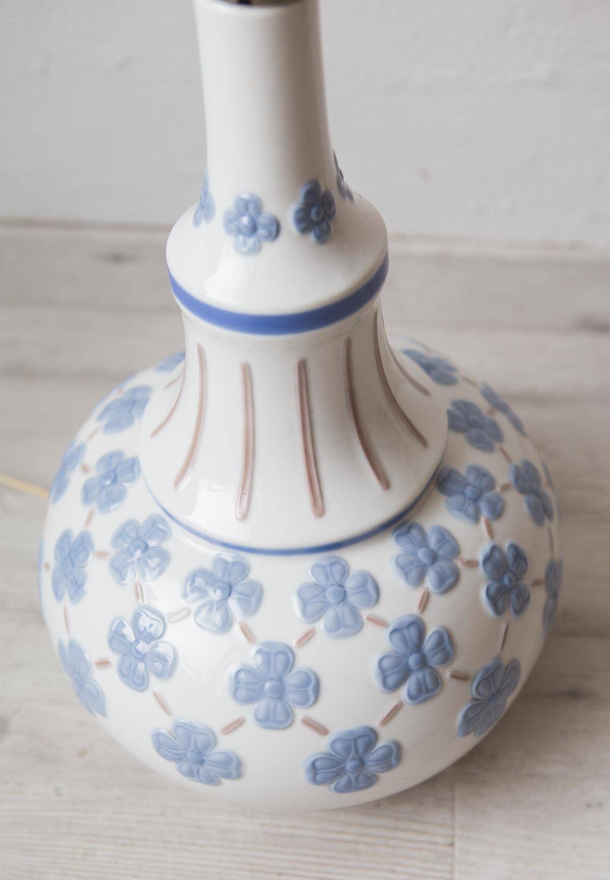Lladró porcelain table lamp with flowers circa 1960 (44 cm)