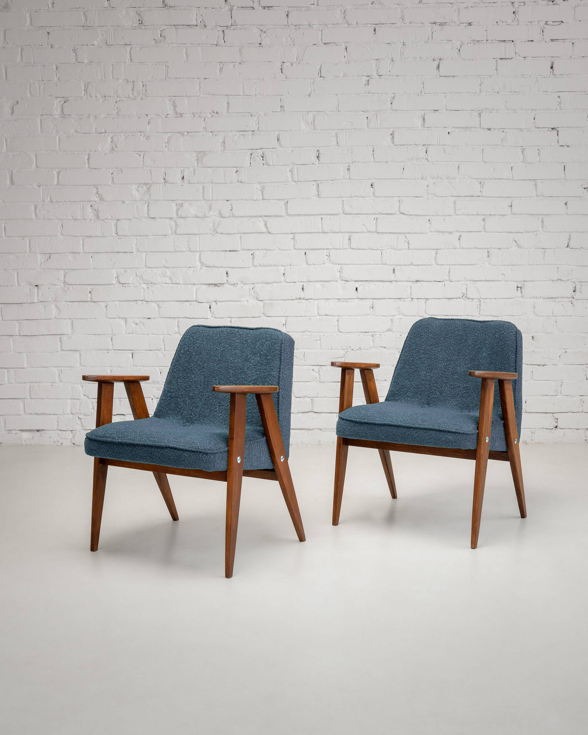 Fauteuil Modèle 366 de Józef Chierowski (1962) – Icône du design polonais
