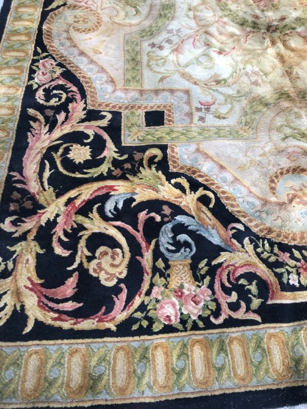 Old carpet 300 x 408 cm