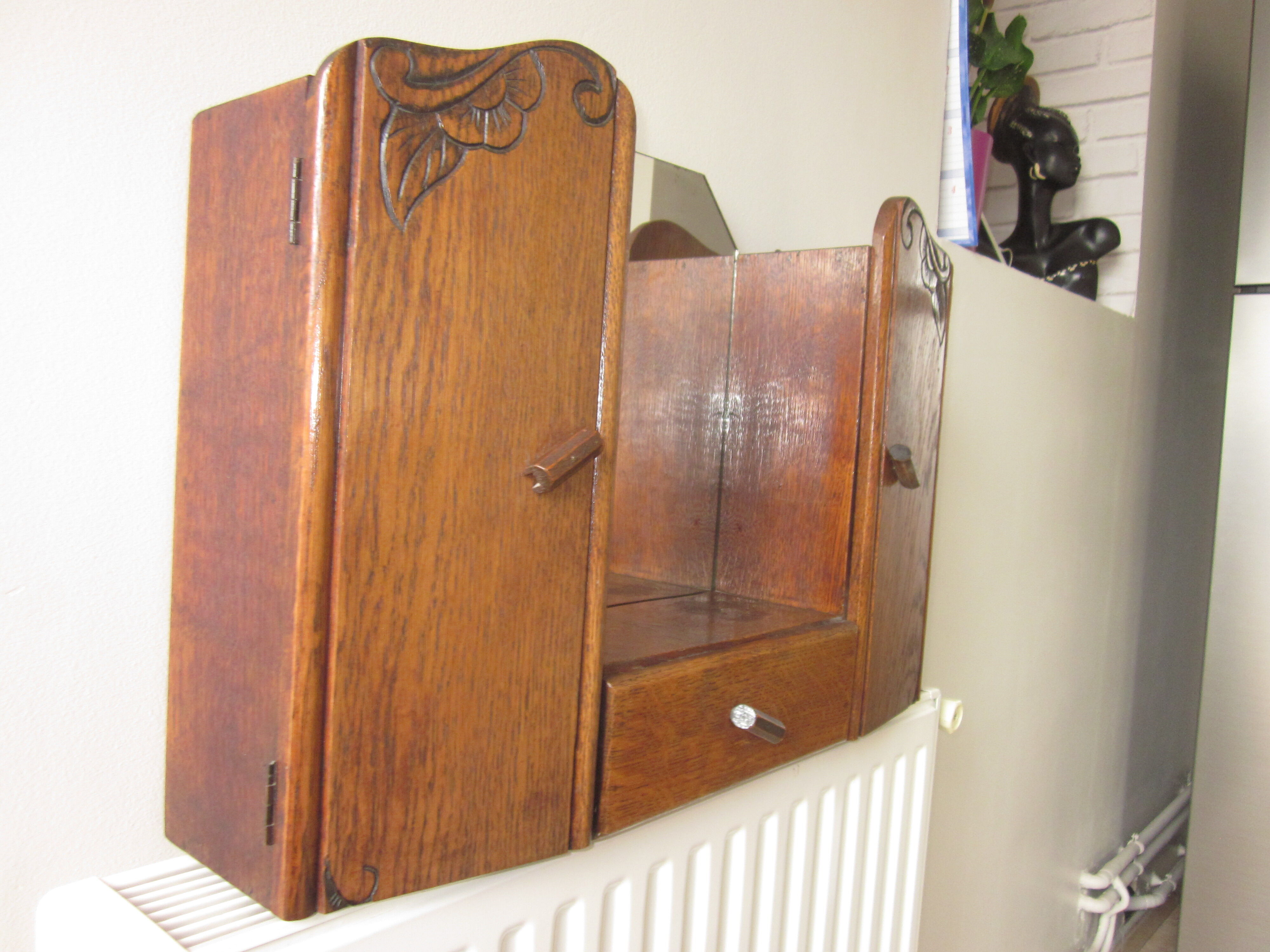 Toilet cabinet of the 50s