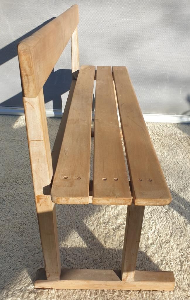 Bureau d'écolier pupitre double et son banc graffitis