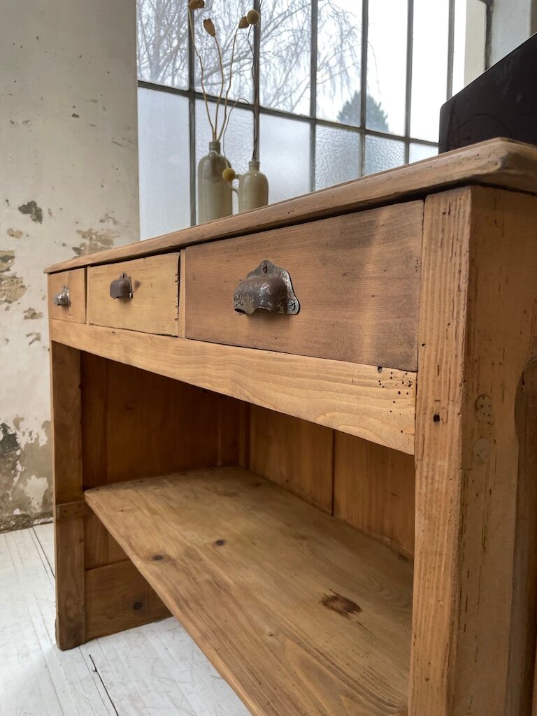 Pine shopping counter