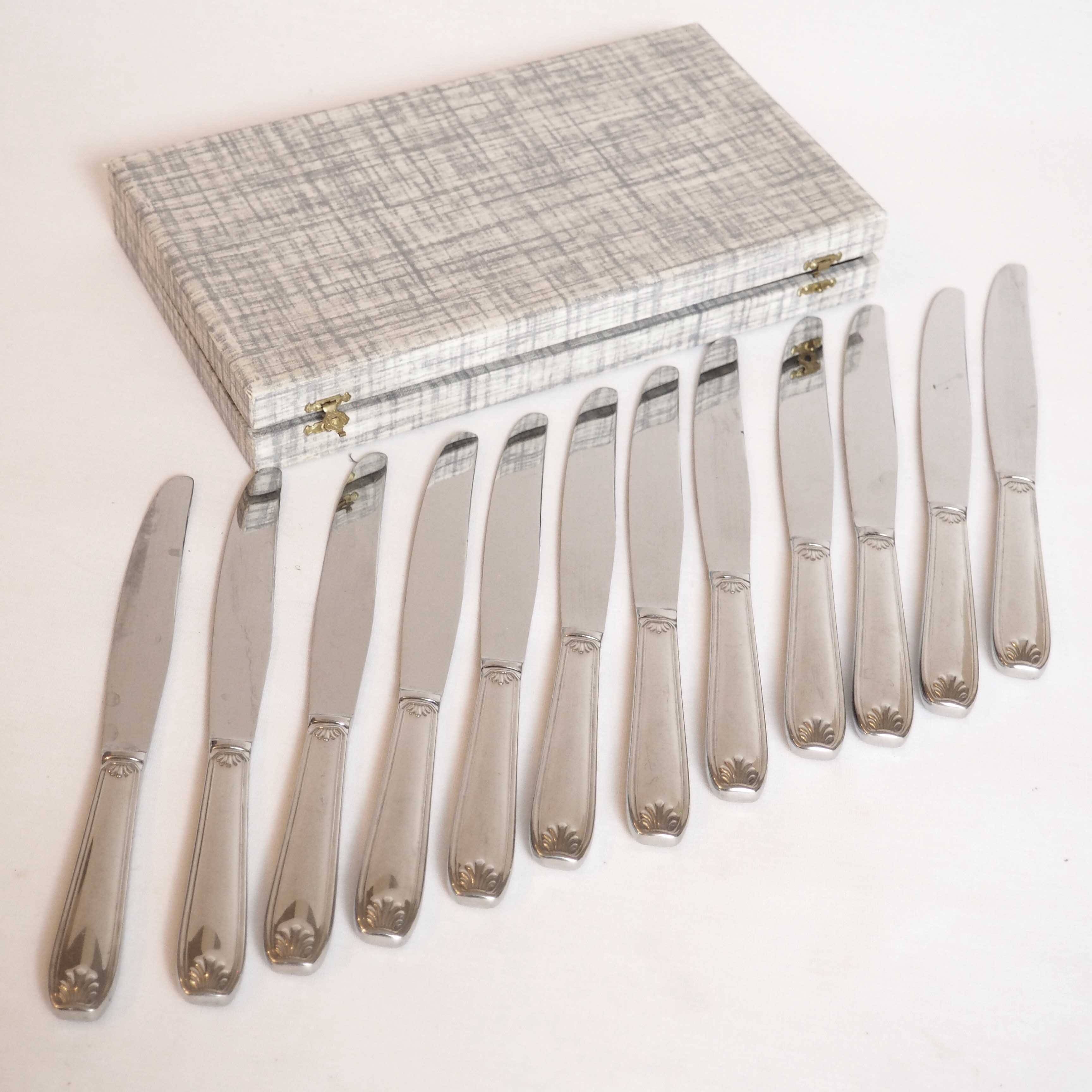 Set of 12 stainless steel knives