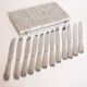 Service de 12 couteaux inox