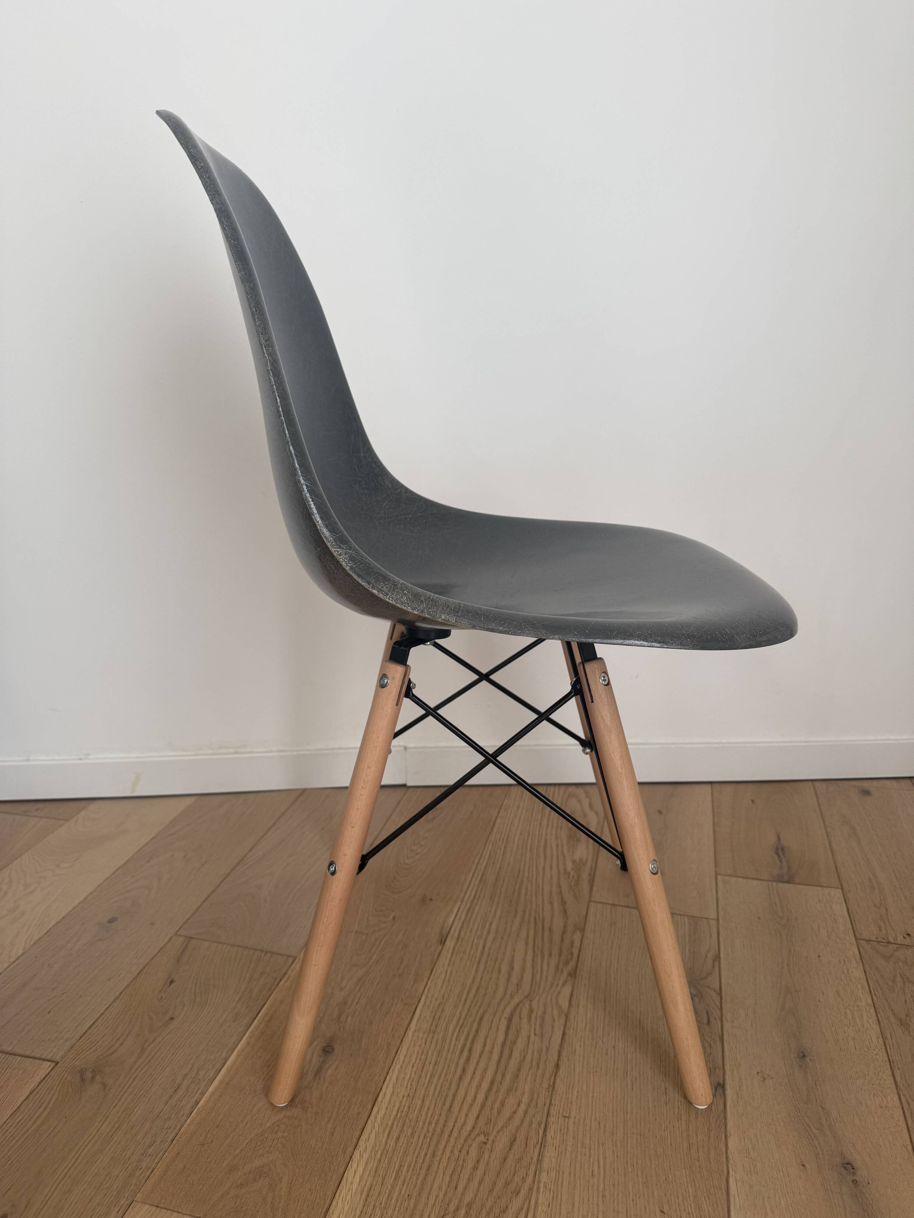 DSW Eames Herman Miller US edit 50 s 60s design no Vitra Knoll