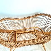 Berceau moïse en rotin vintage vers 1960