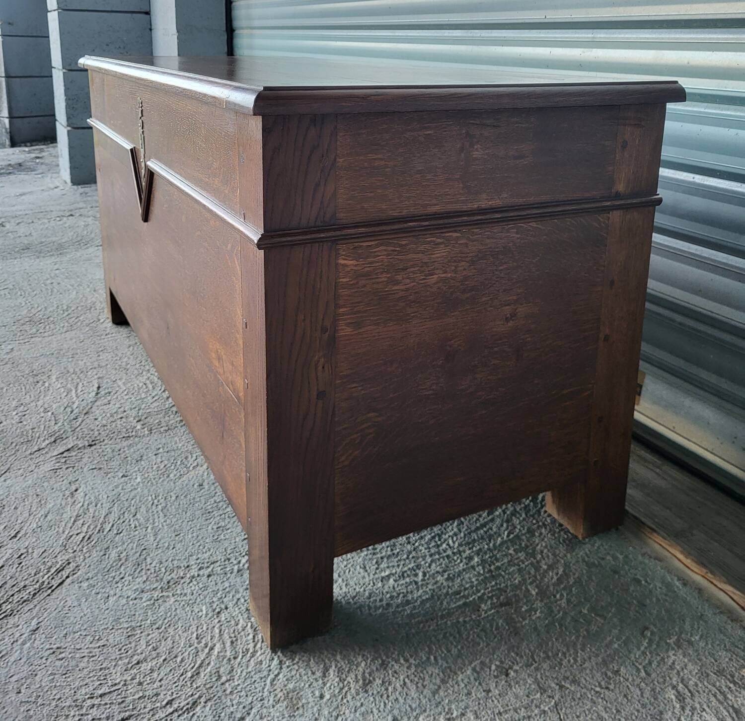 Wedding chest, wood, storage, in solid oak pegged